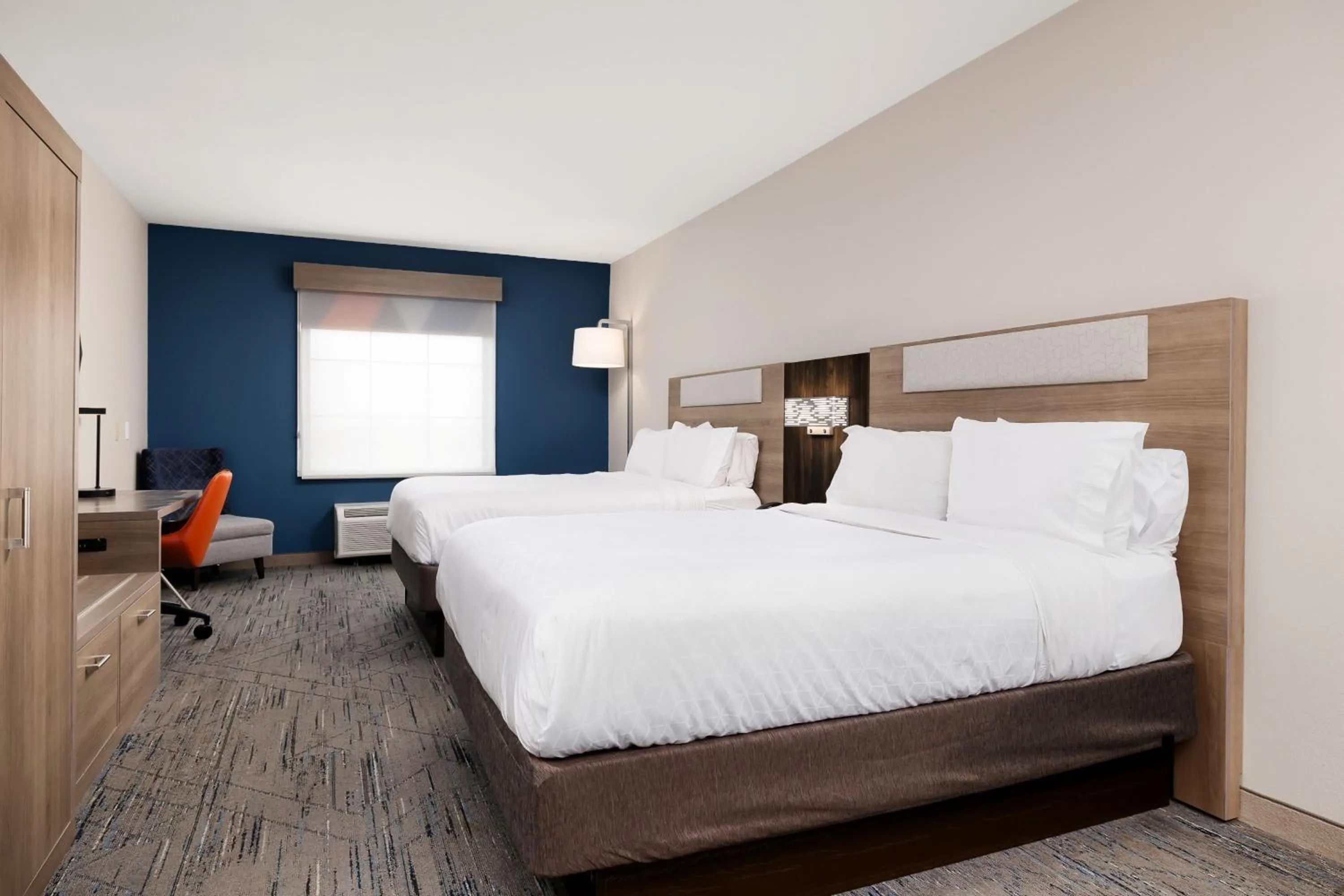 Photo of the whole room, Bed in Holiday Inn Express Hotel and Suites Kingsville by IHG