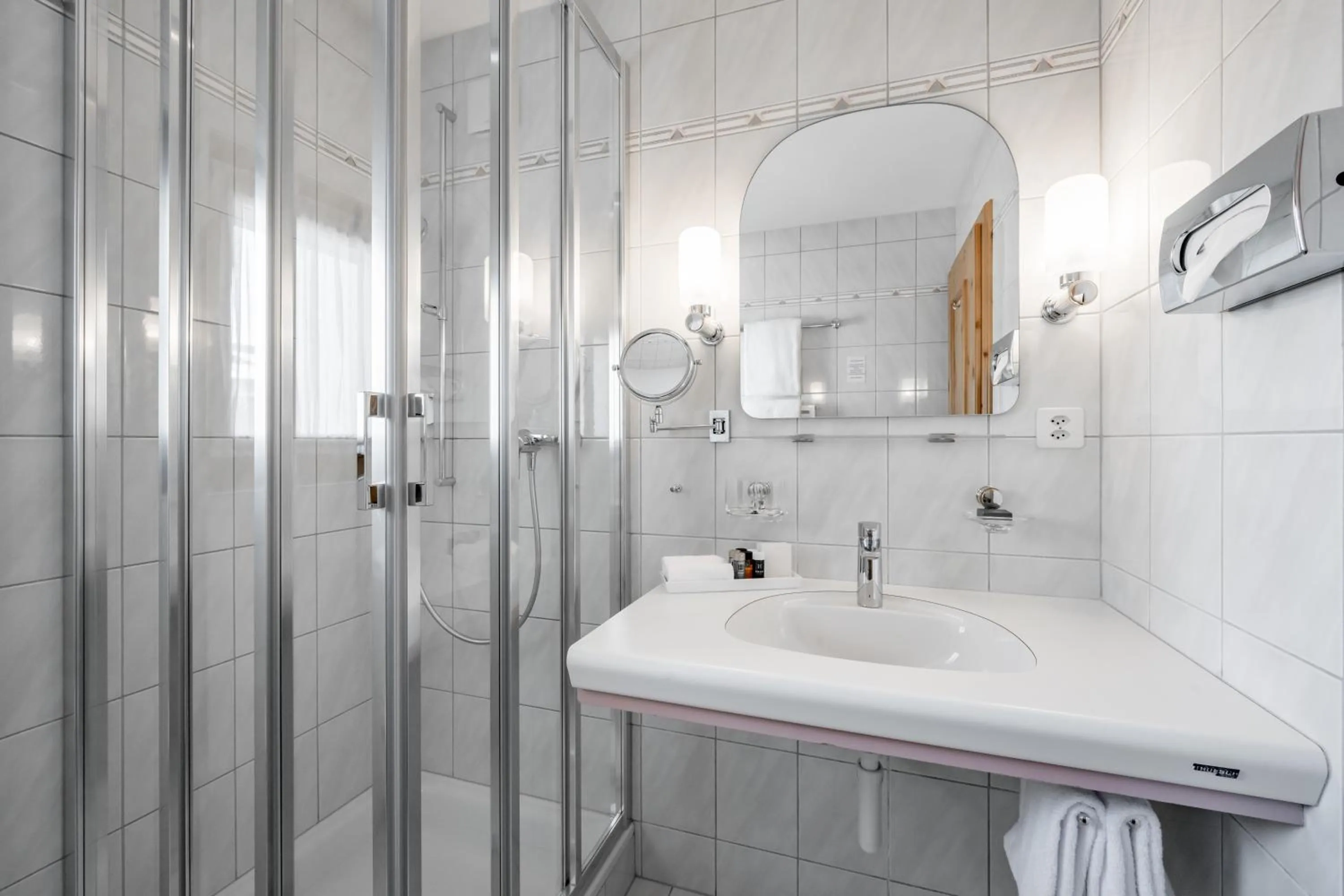 Shower in Hotel Nevada