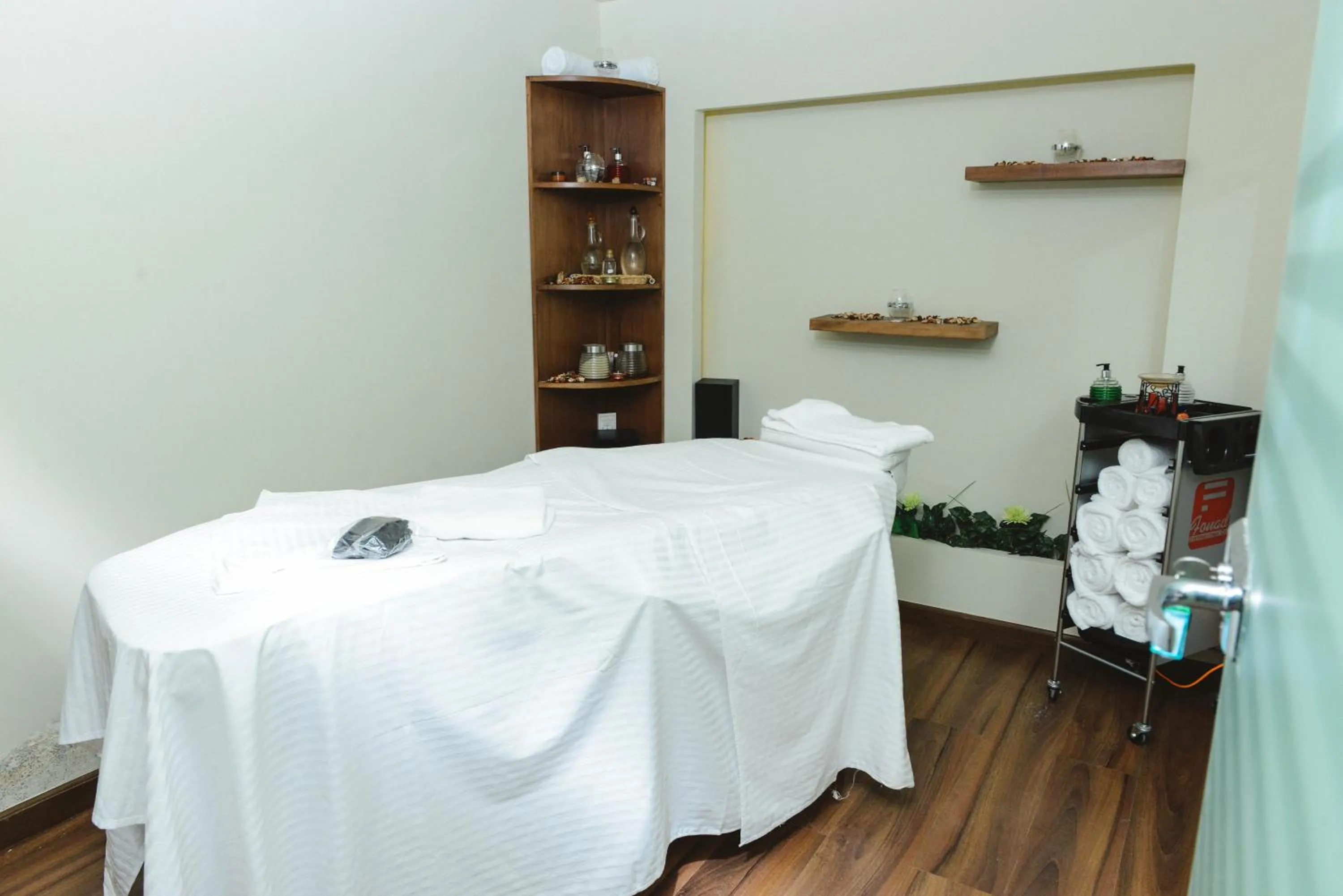 Massage, Bed in Eastern Al Montazah Hotel