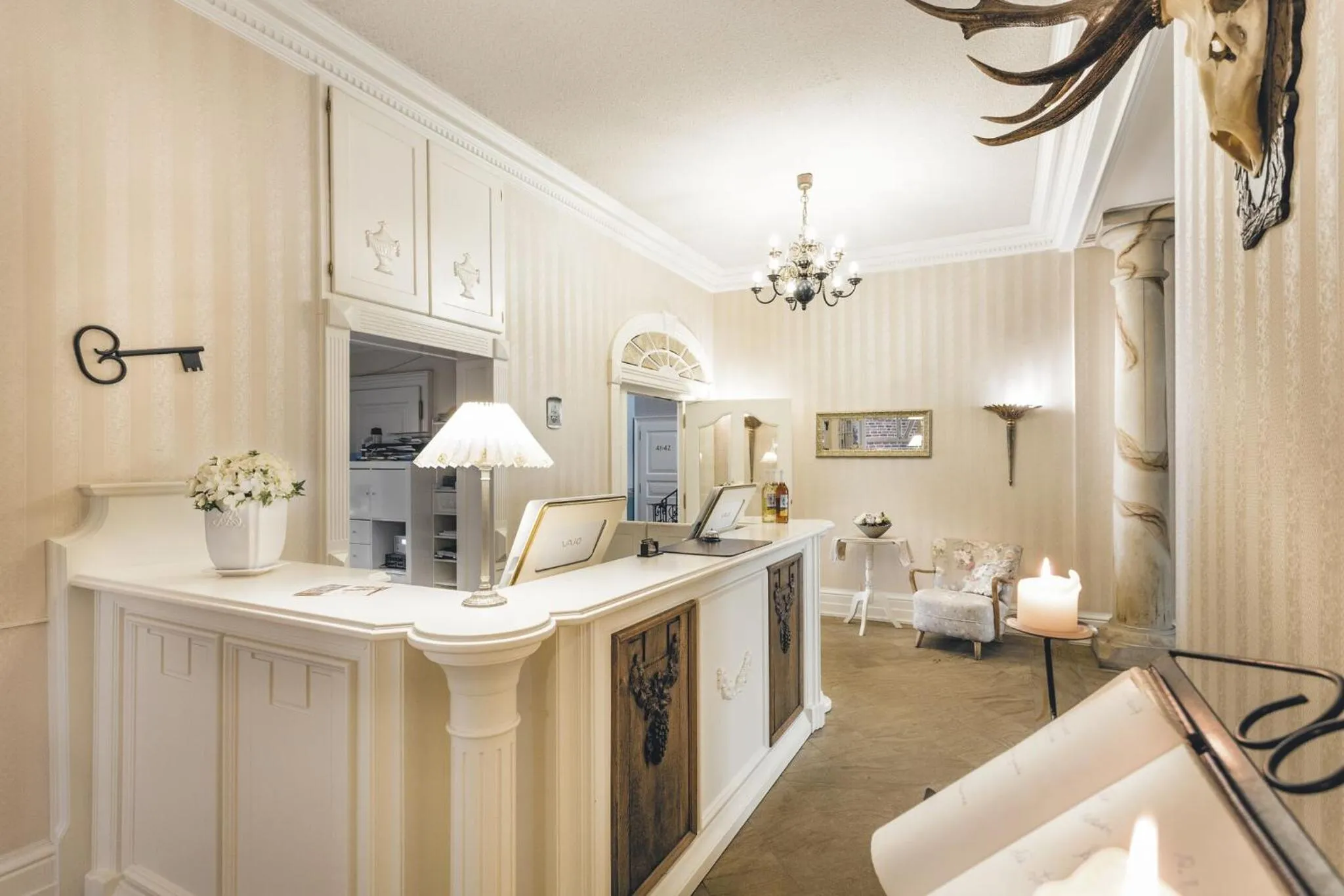 Lobby or reception in Burghotel Haselünne