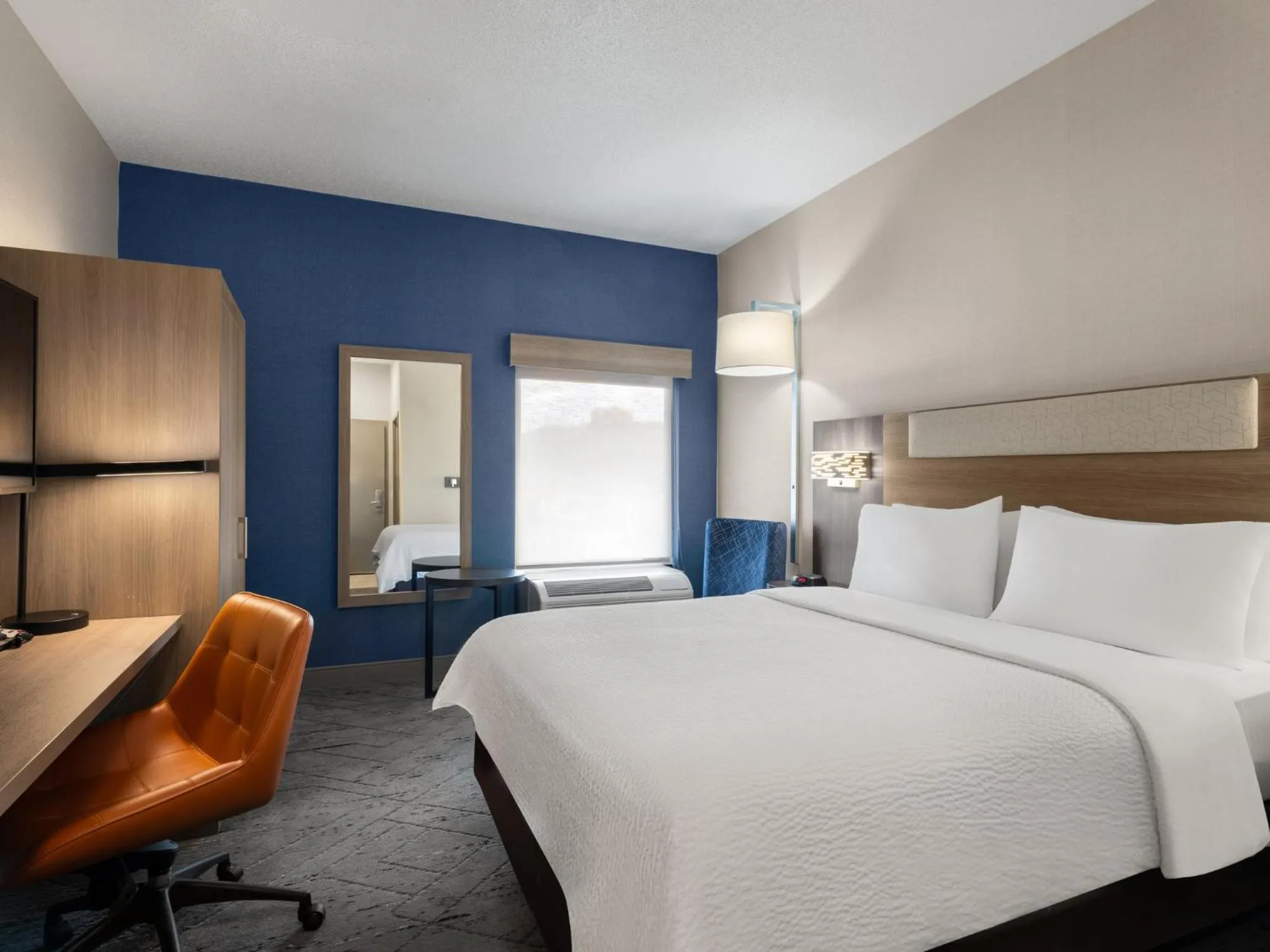 Photo of the whole room, Bed in Holiday Inn Express Meadville (I-79 Exit 147a) by IHG