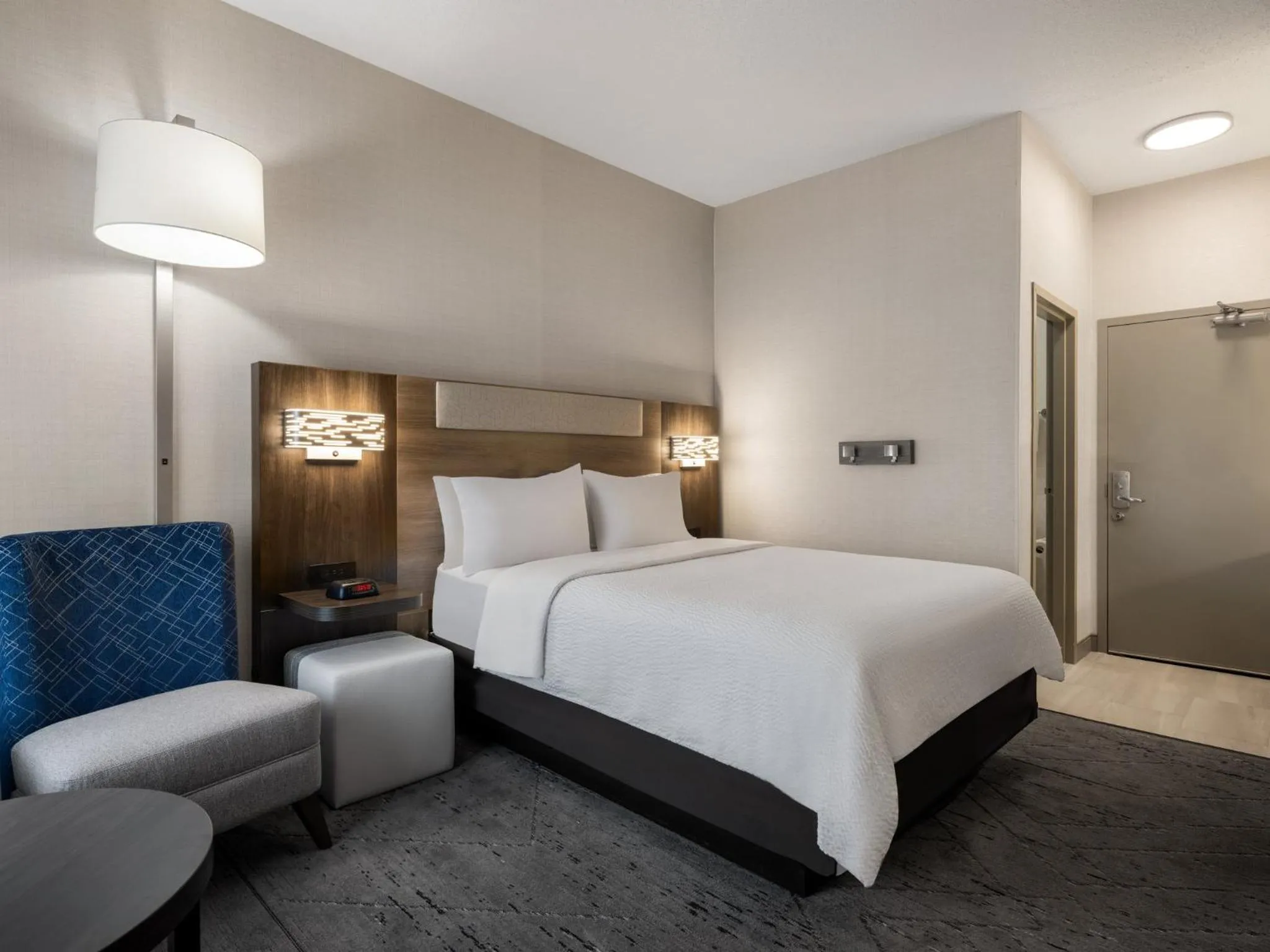 Photo of the whole room, Bed in Holiday Inn Express Meadville (I-79 Exit 147a) by IHG