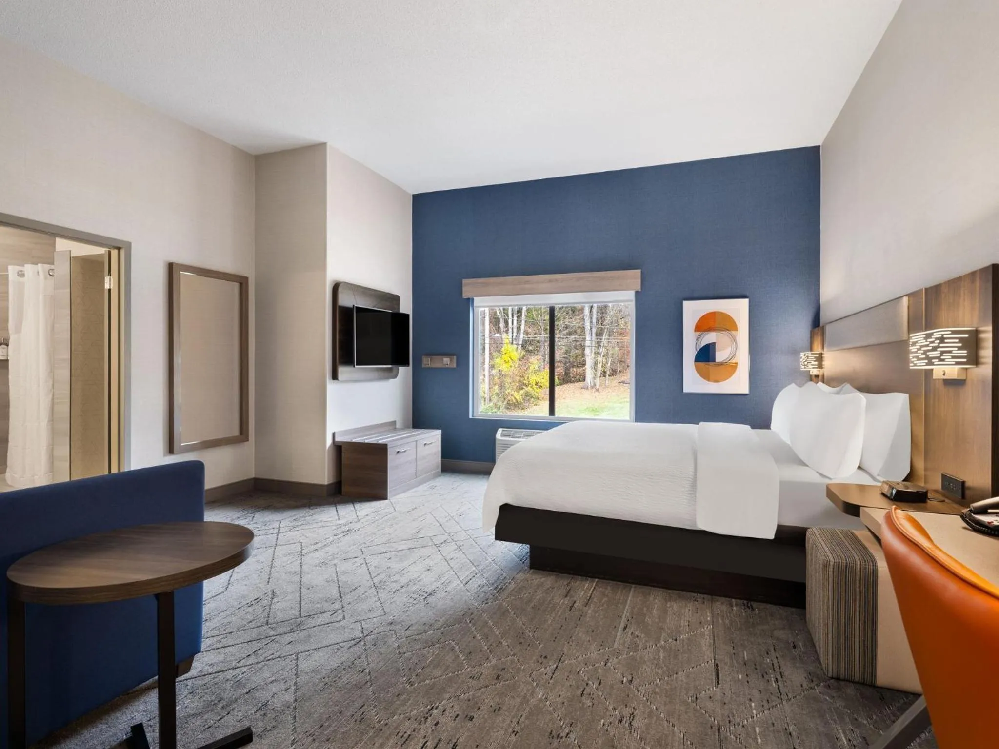 Photo of the whole room, Bed in Holiday Inn Express Meadville (I-79 Exit 147a) by IHG