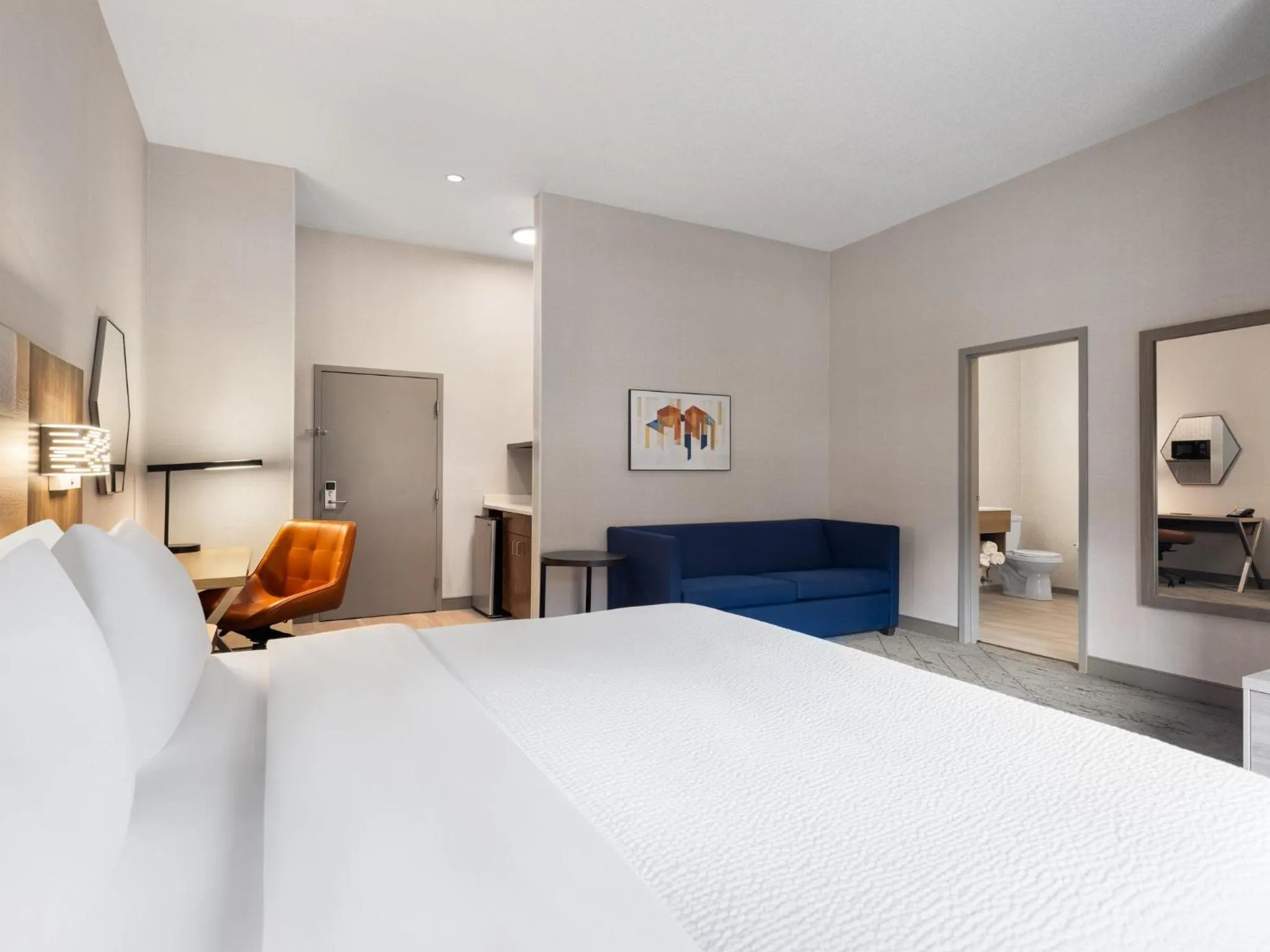 Photo of the whole room, Bed in Holiday Inn Express Meadville (I-79 Exit 147a) by IHG