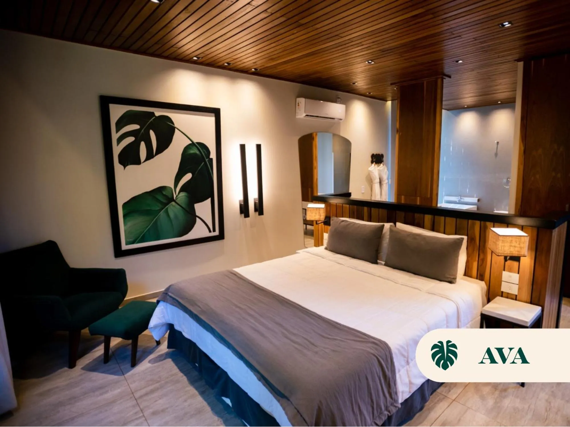 Photo of the whole room, Bed in La Reserva Virgin Lodge