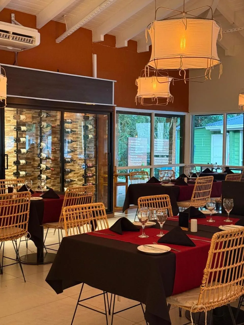 Restaurant/places to eat in La Reserva Virgin Lodge