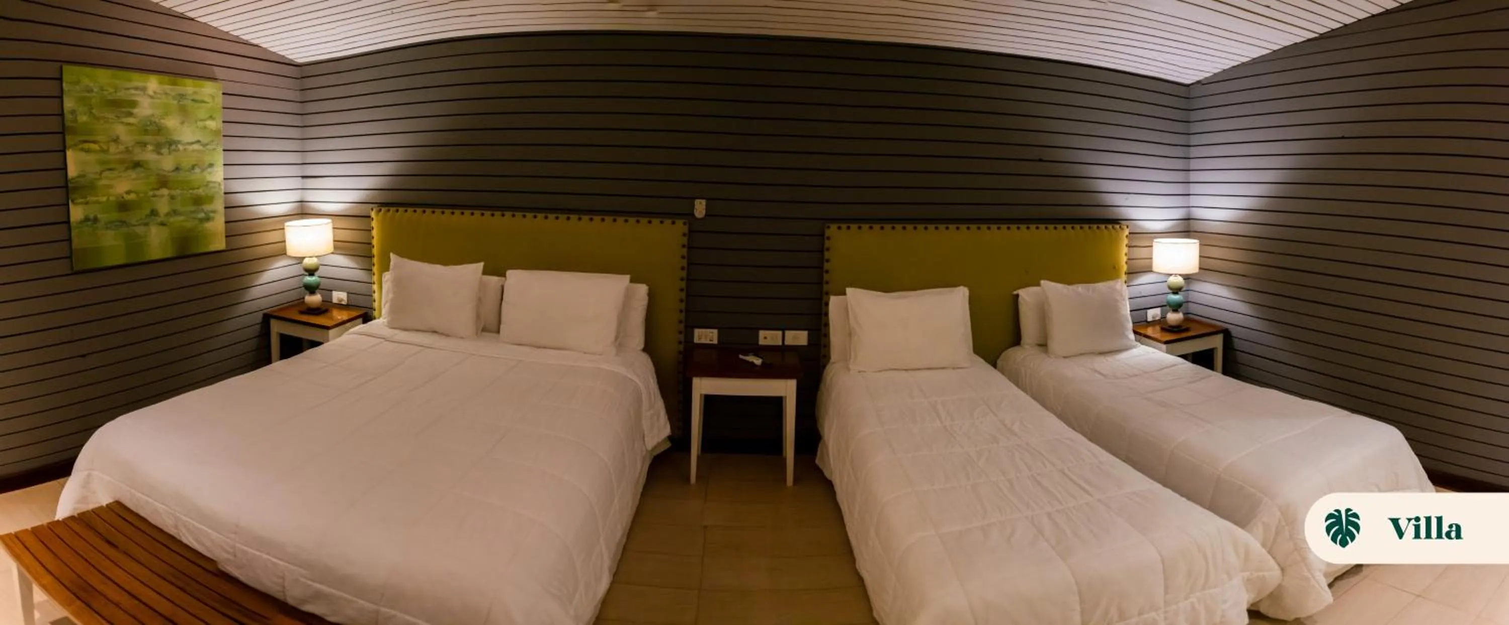 Bed in La Reserva Virgin Lodge