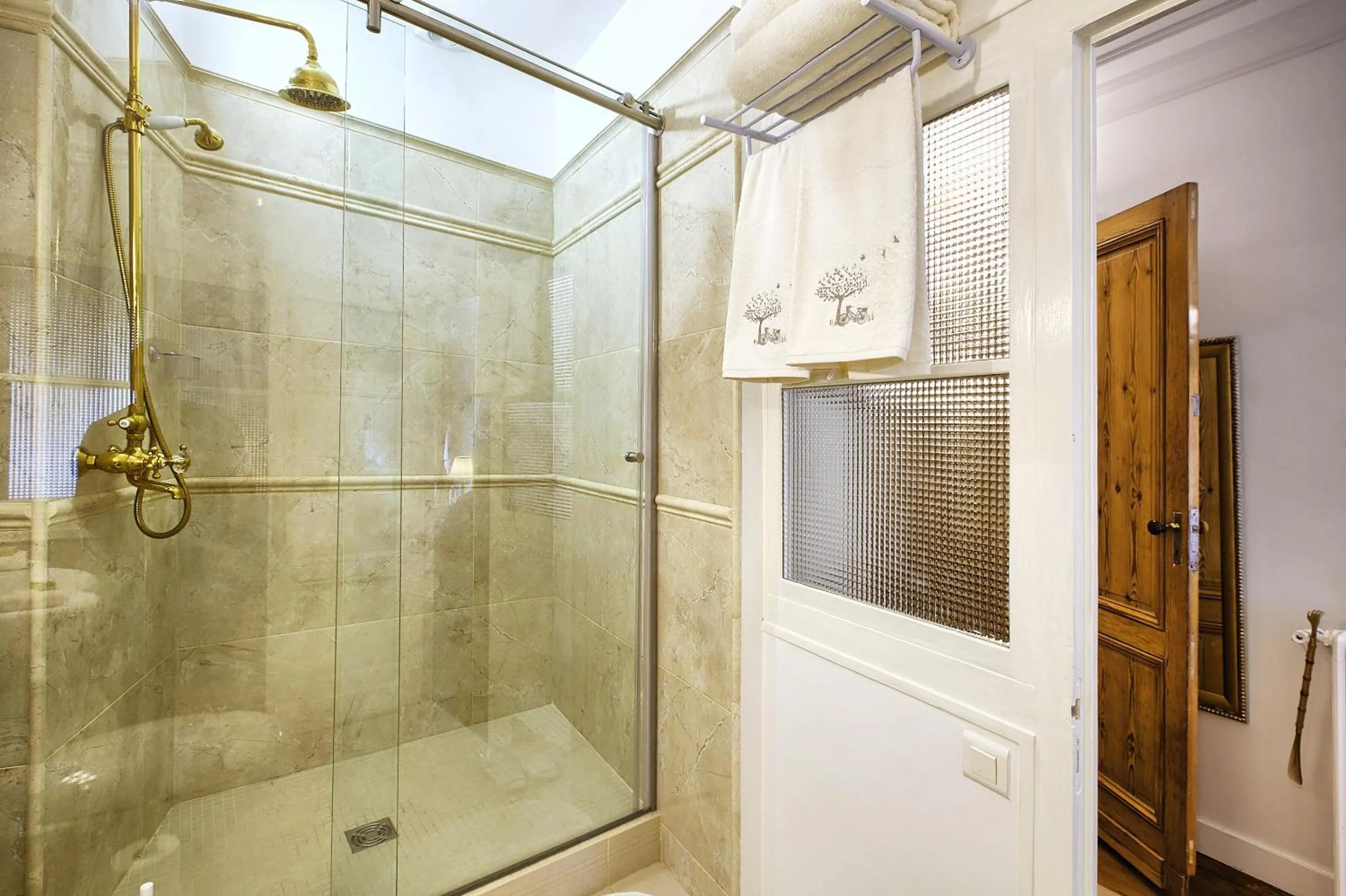 Bathroom in Le Clos De Saint Seurin