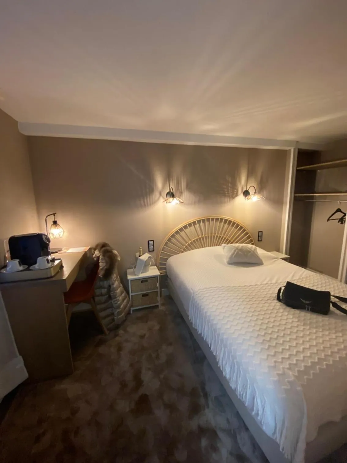 Bed in La glycine hotel, spa et bien-être