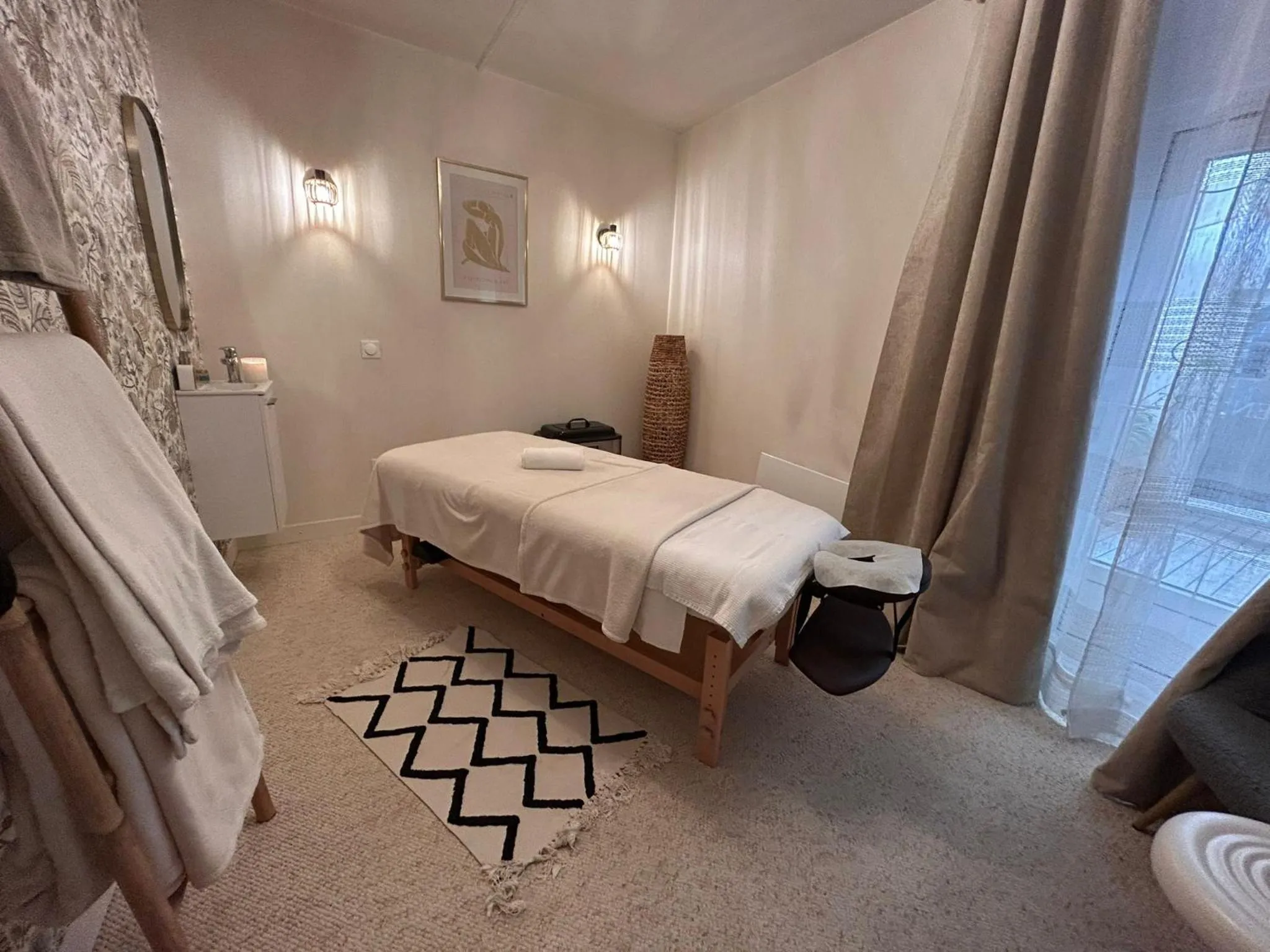 Spa and wellness centre/facilities, Bed in La glycine hotel, spa et bien-être