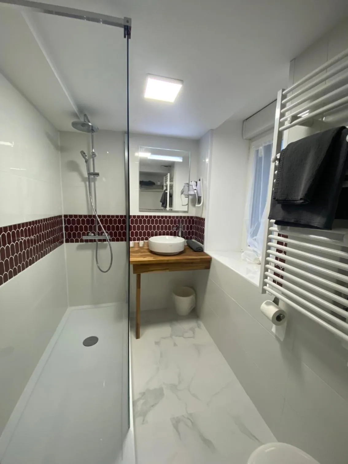 Shower in La glycine hotel, spa et bien-être