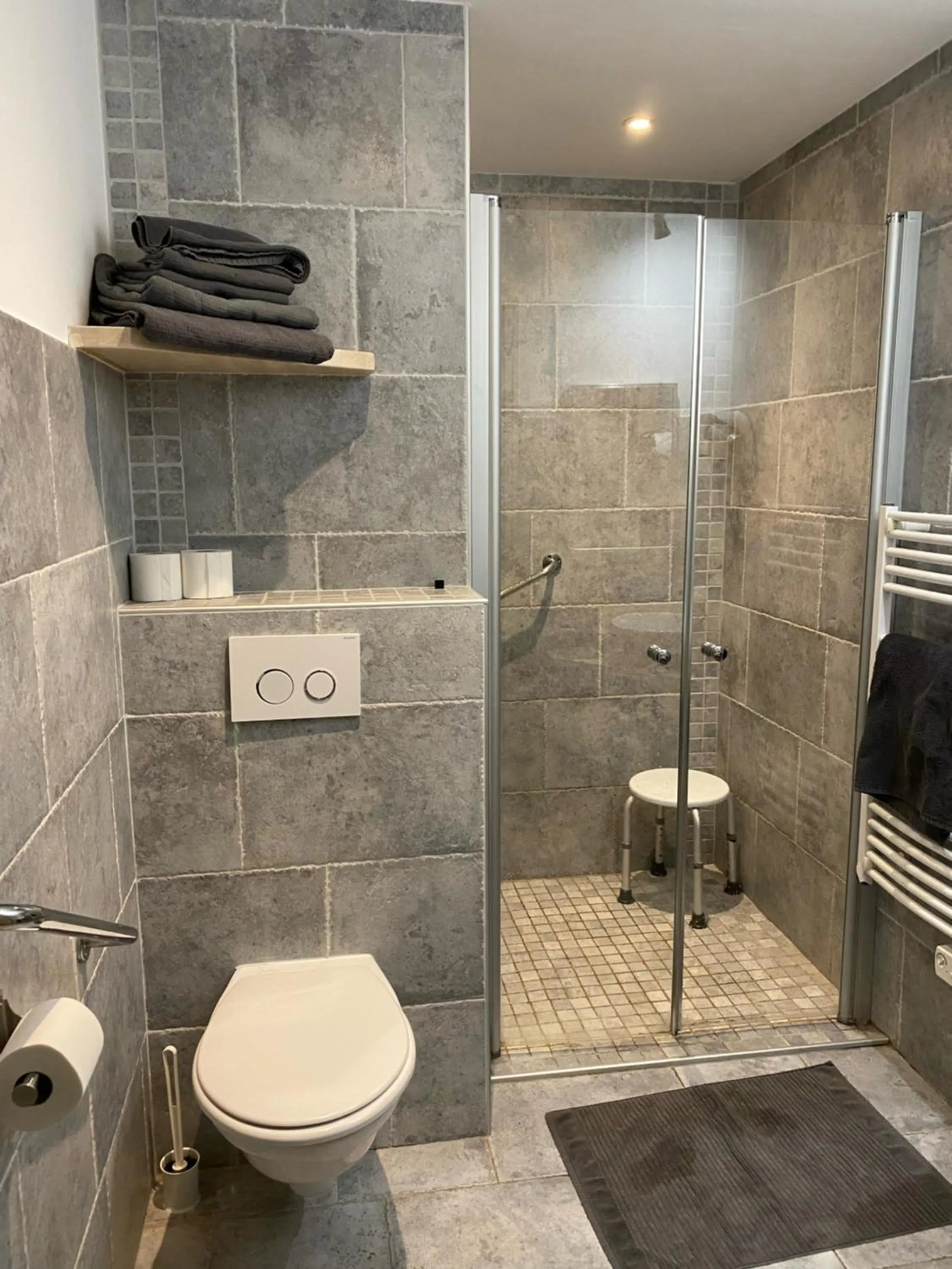 Bathroom in La glycine hotel, spa et bien-être