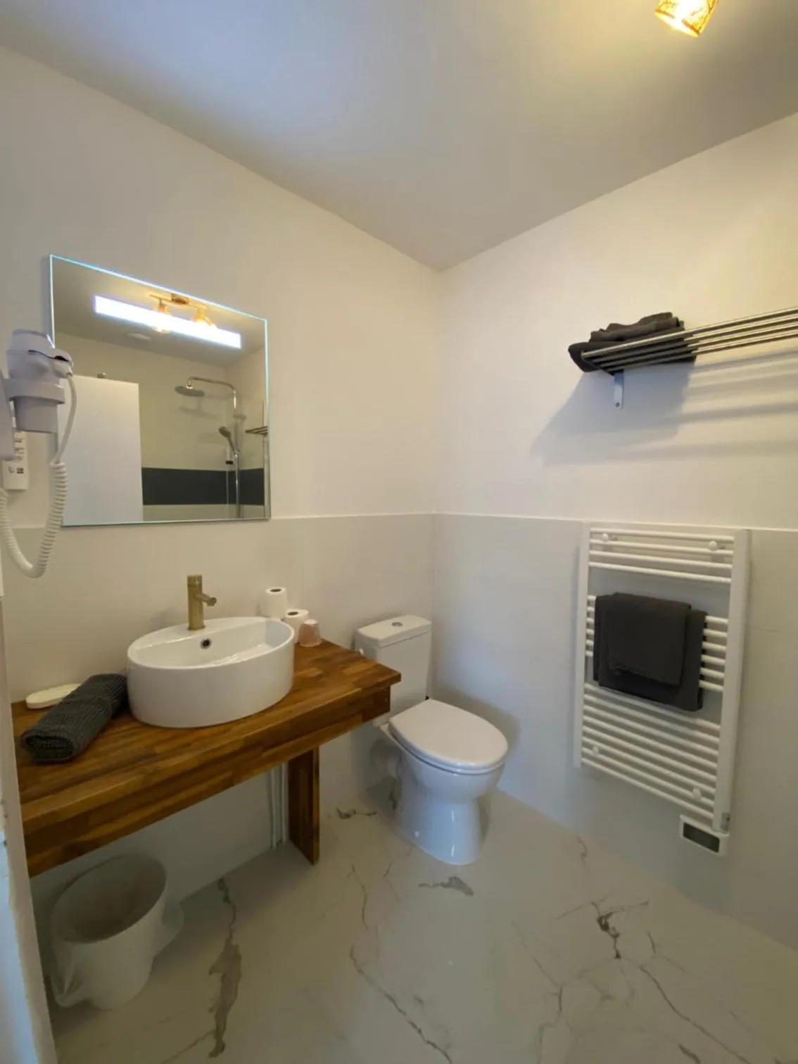 Toilet in La glycine hotel, spa et bien-être