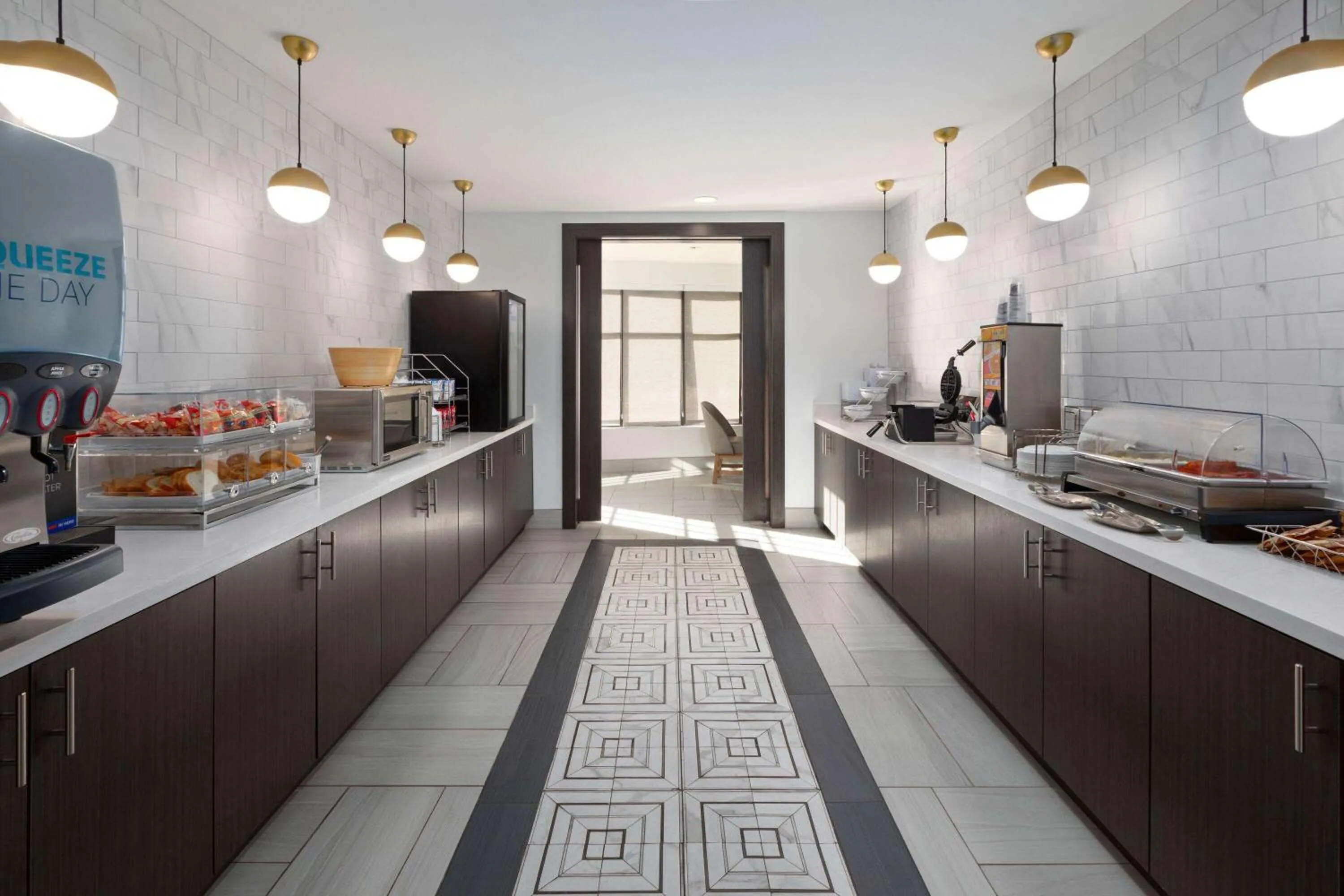 Breakfast in La Quinta Inn & Suites by Wyndham Meridian