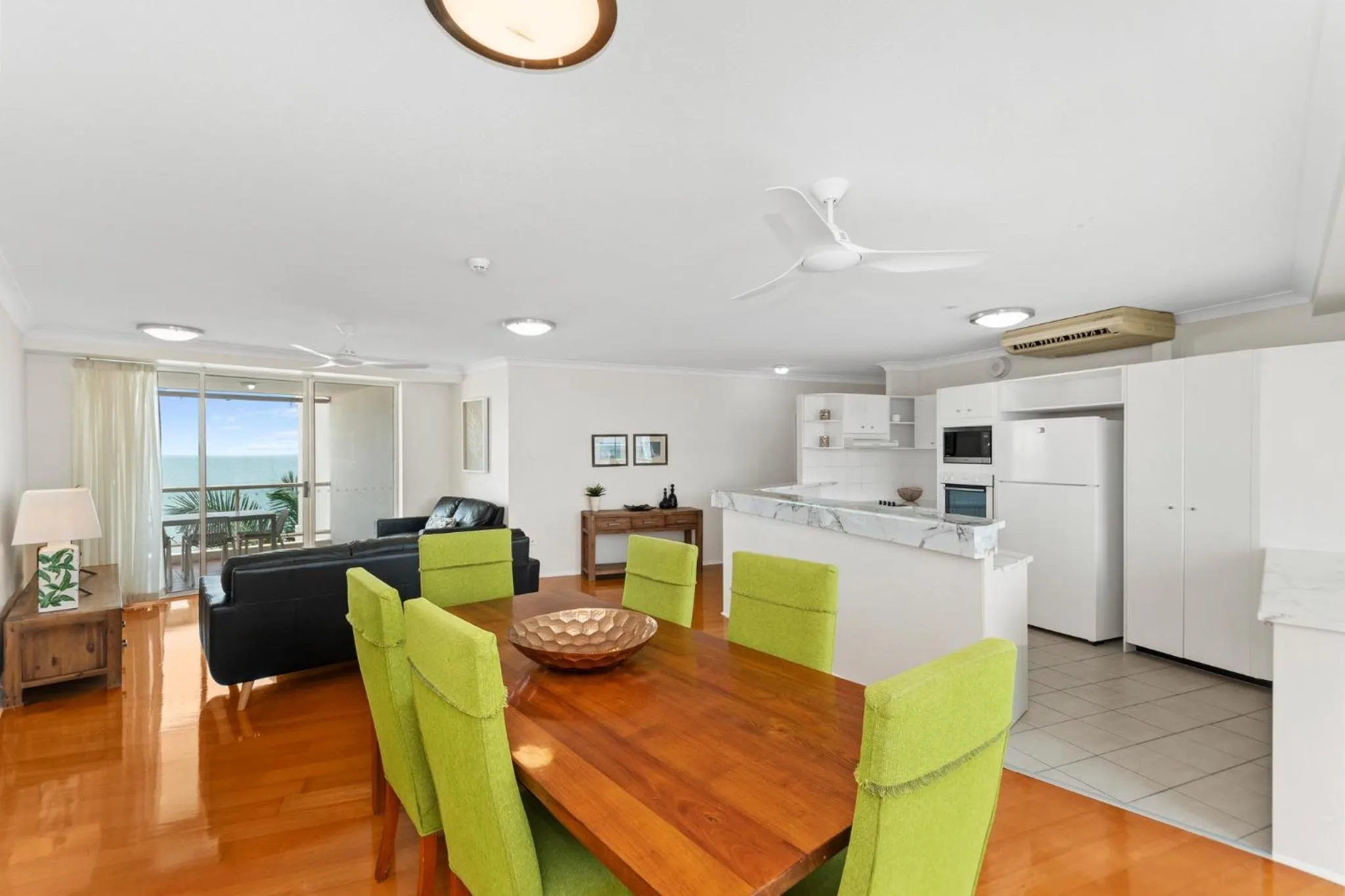 Dining area in Mariners North Holiday Apartments