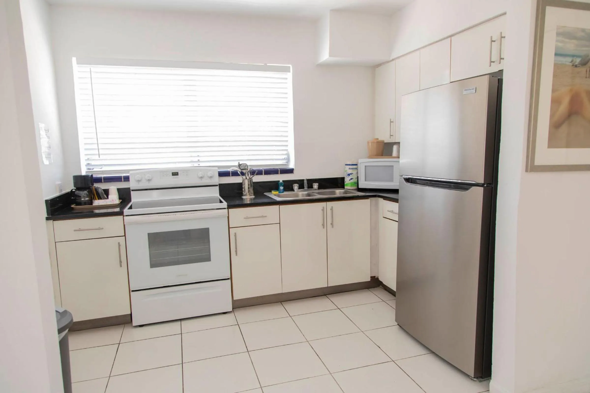 kitchen in Beach Place Hotel