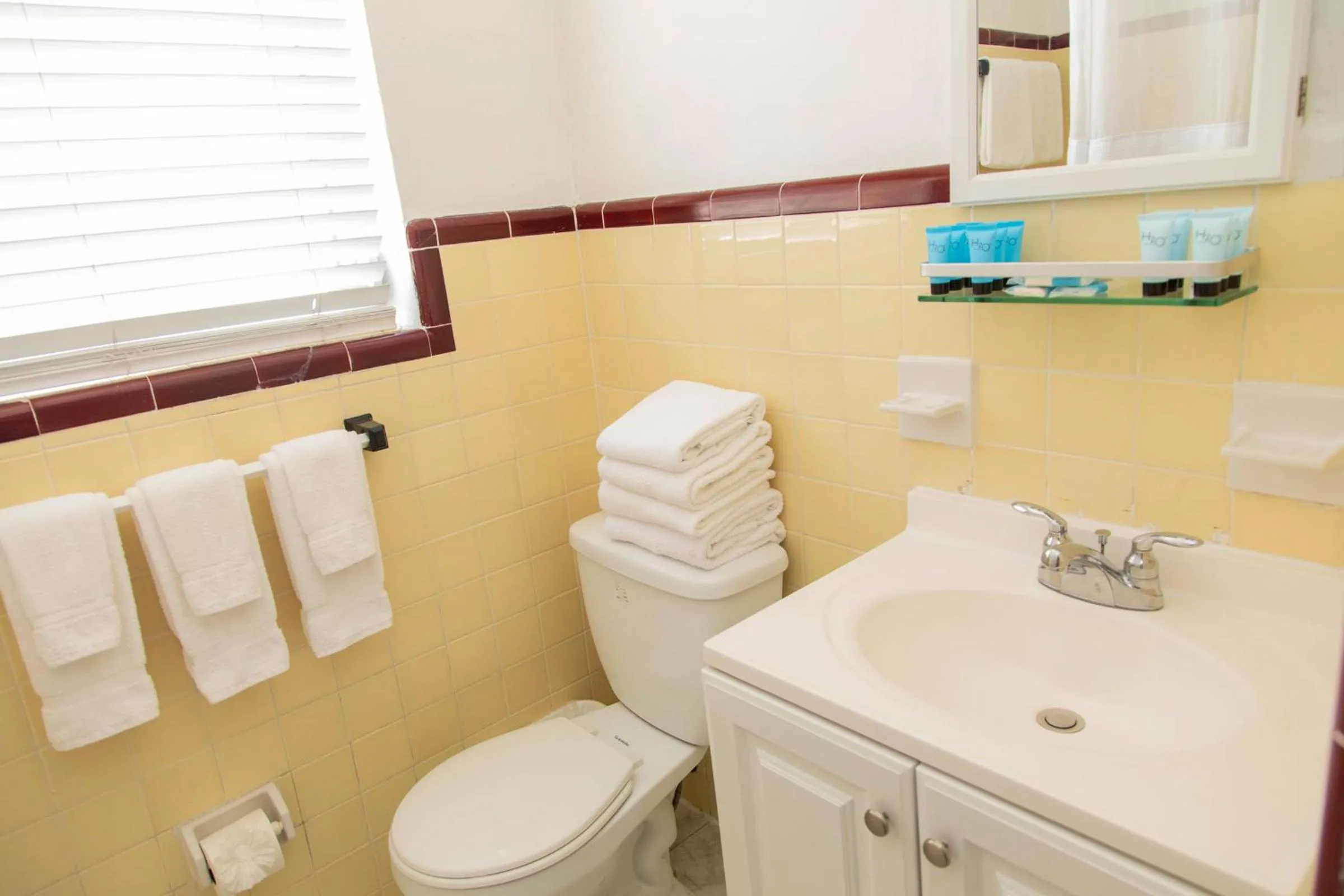 Bathroom in Beach Place Hotel