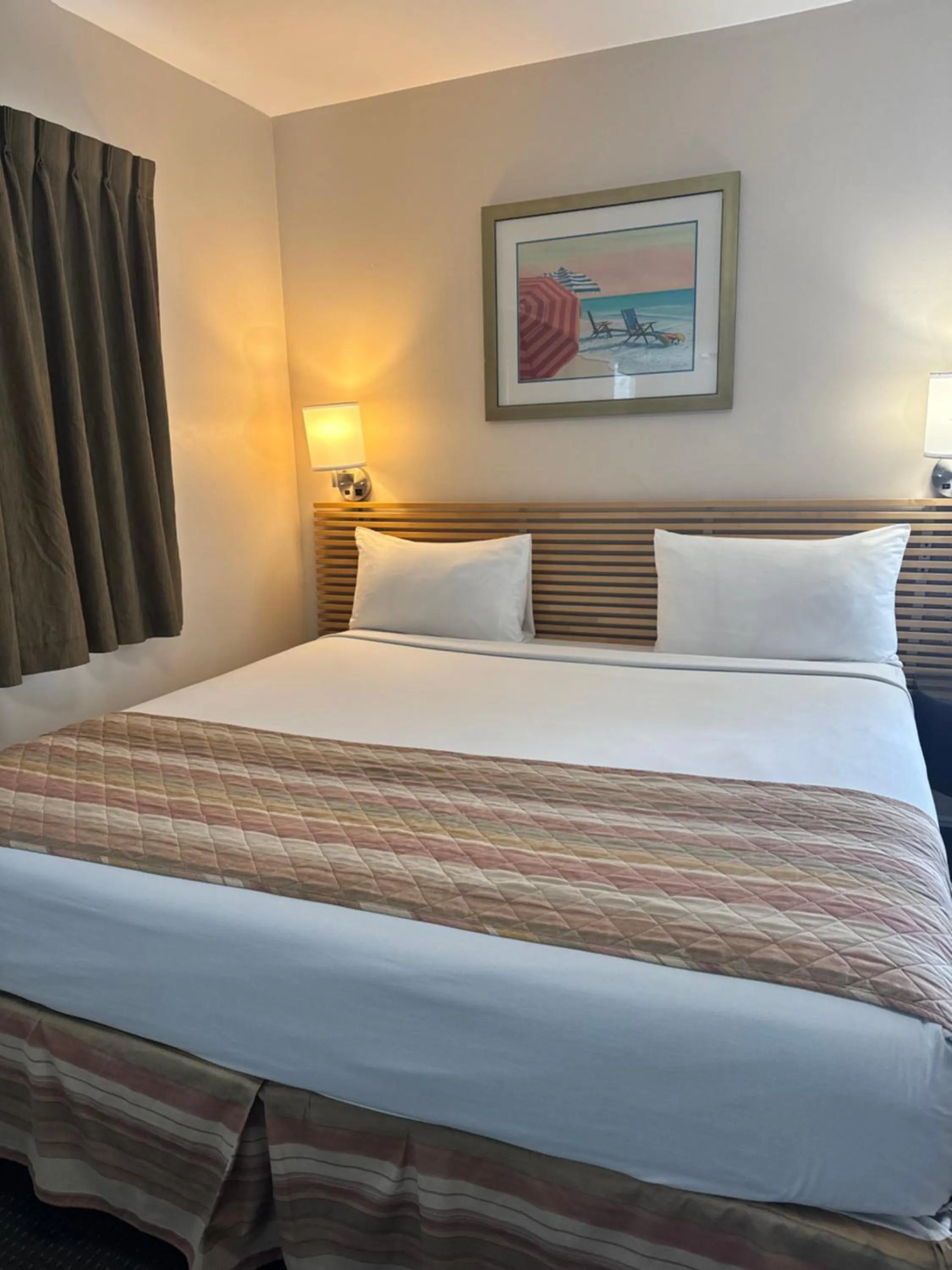 Bed in Beach Place Hotel