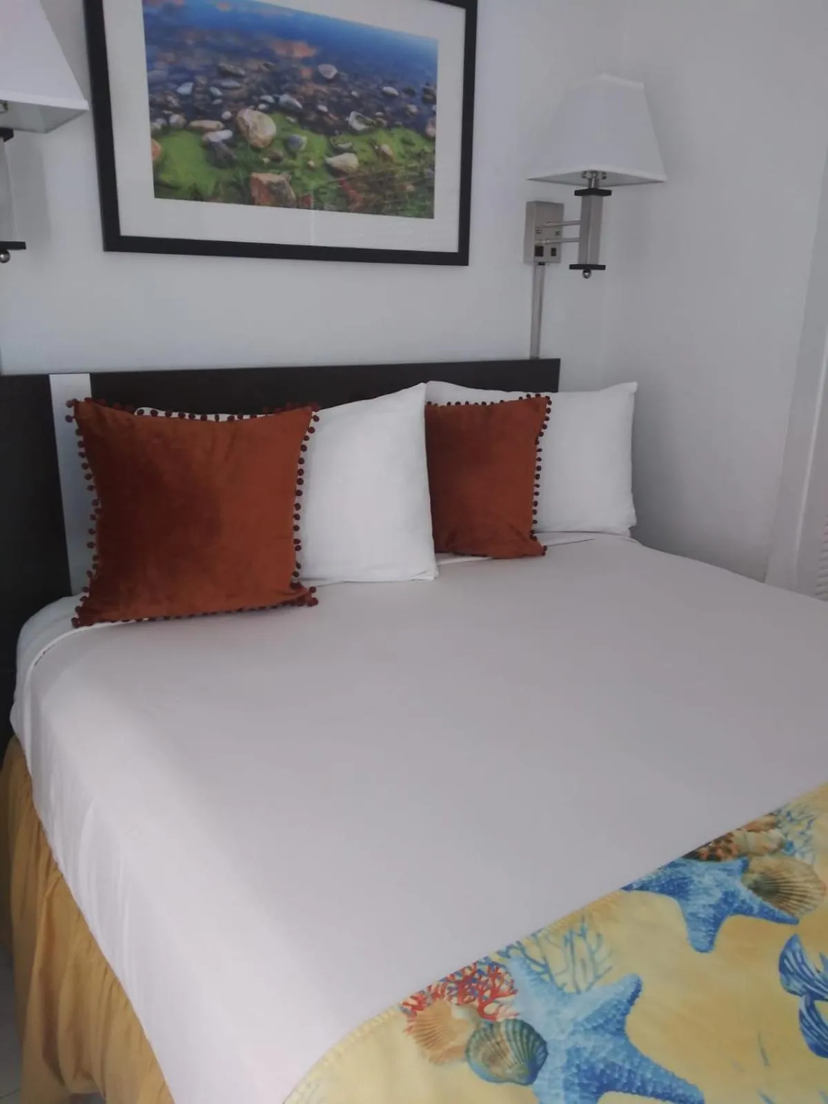 Bed in Beach Place Hotel