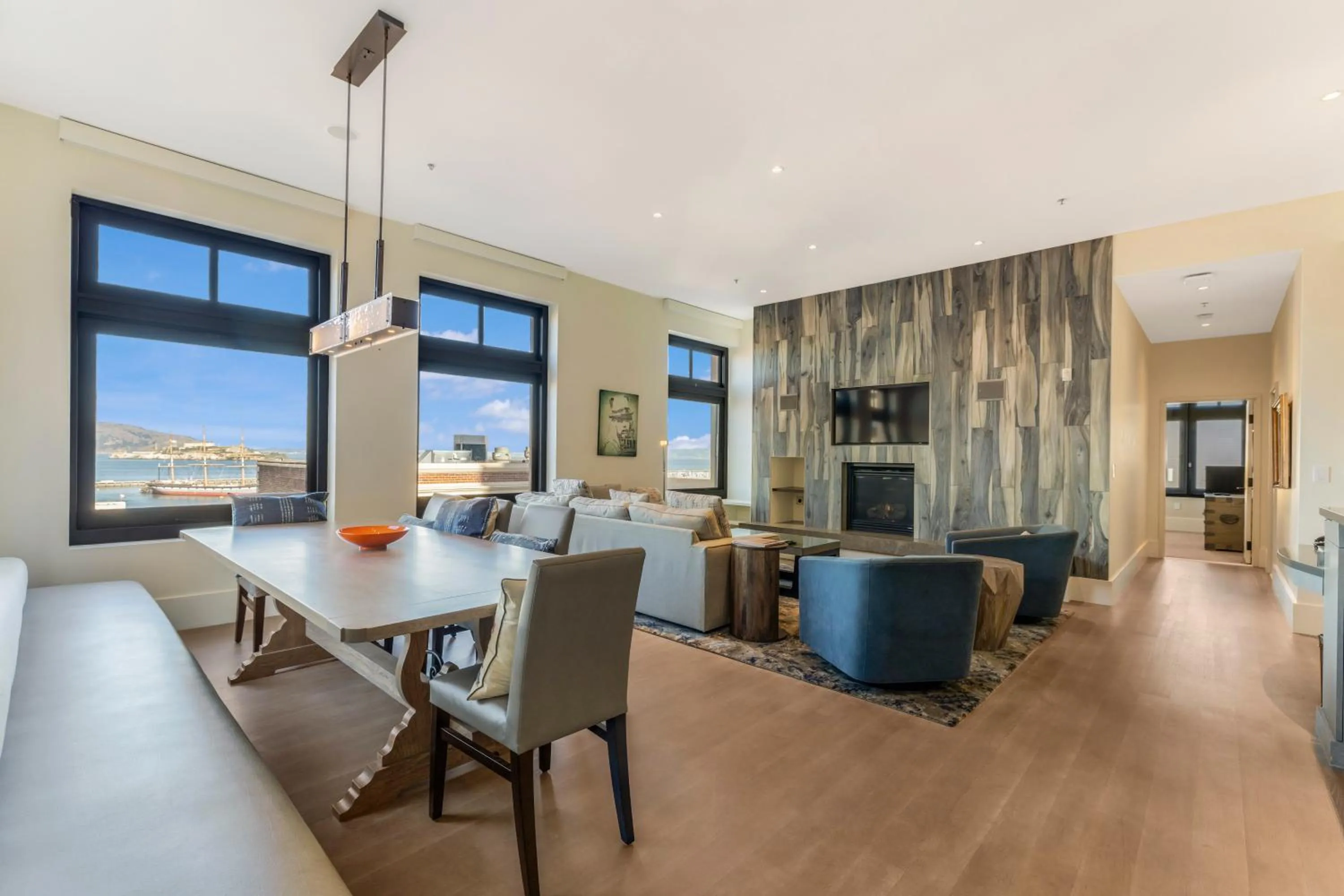 Living room in The Fairmont Heritage Place Ghirardelli Square