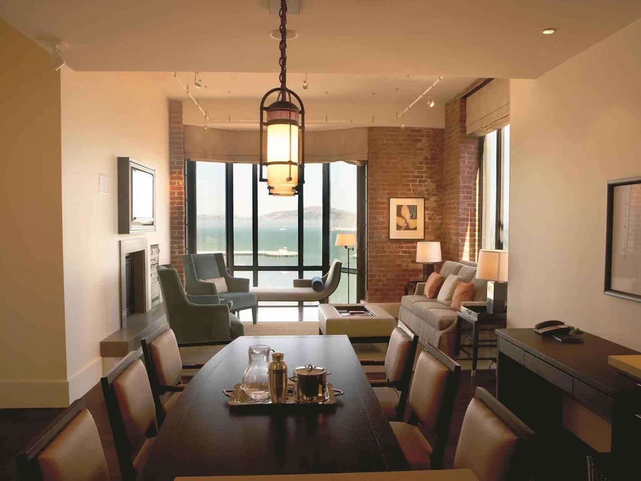 Bedroom in The Fairmont Heritage Place Ghirardelli Square