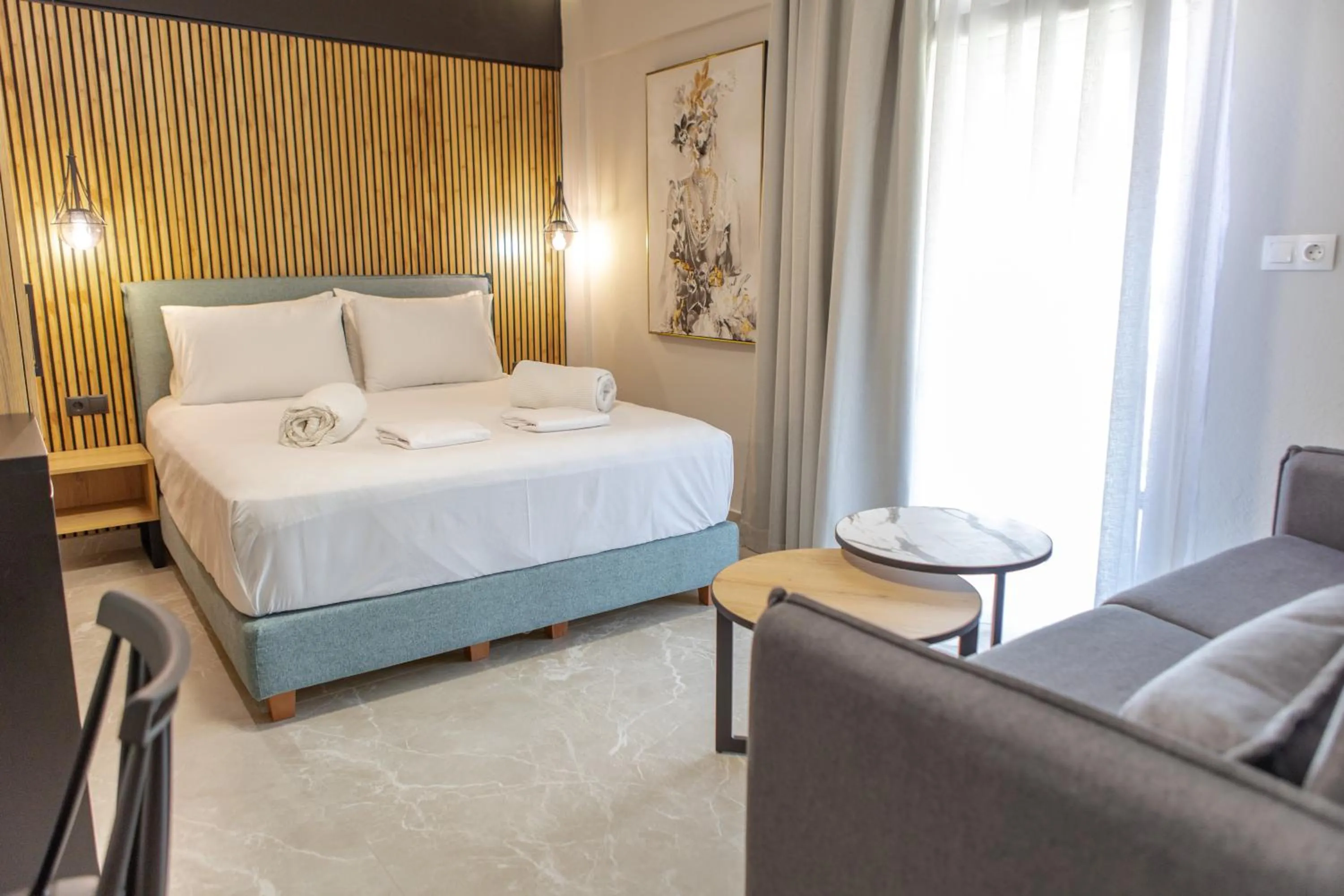 One-Bedroom Apartment with Balcony and Sea View in Konstantinoupolis Rooms