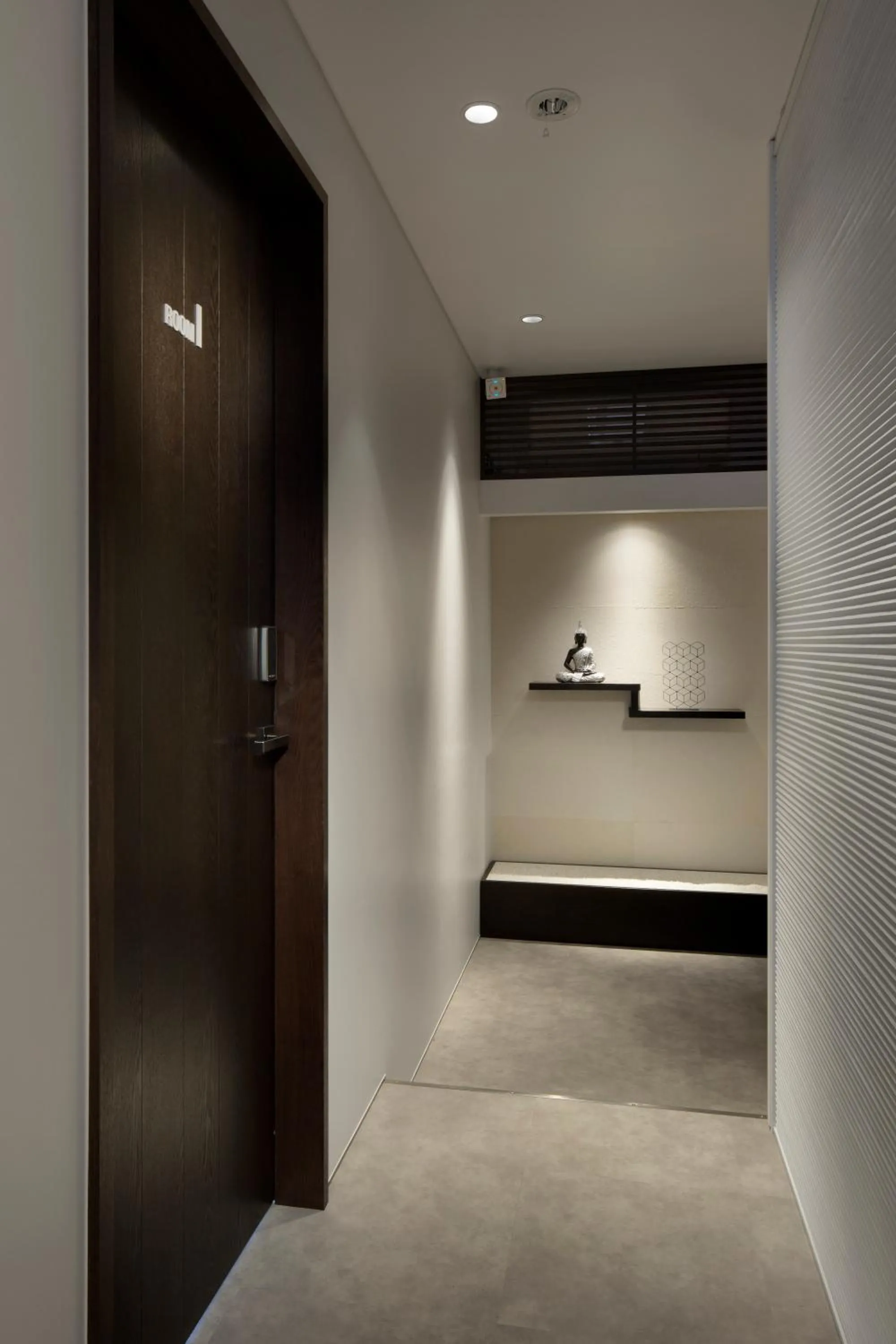 Decorative detail in Shinjuku City Hotel N.U.T.S Tokyo