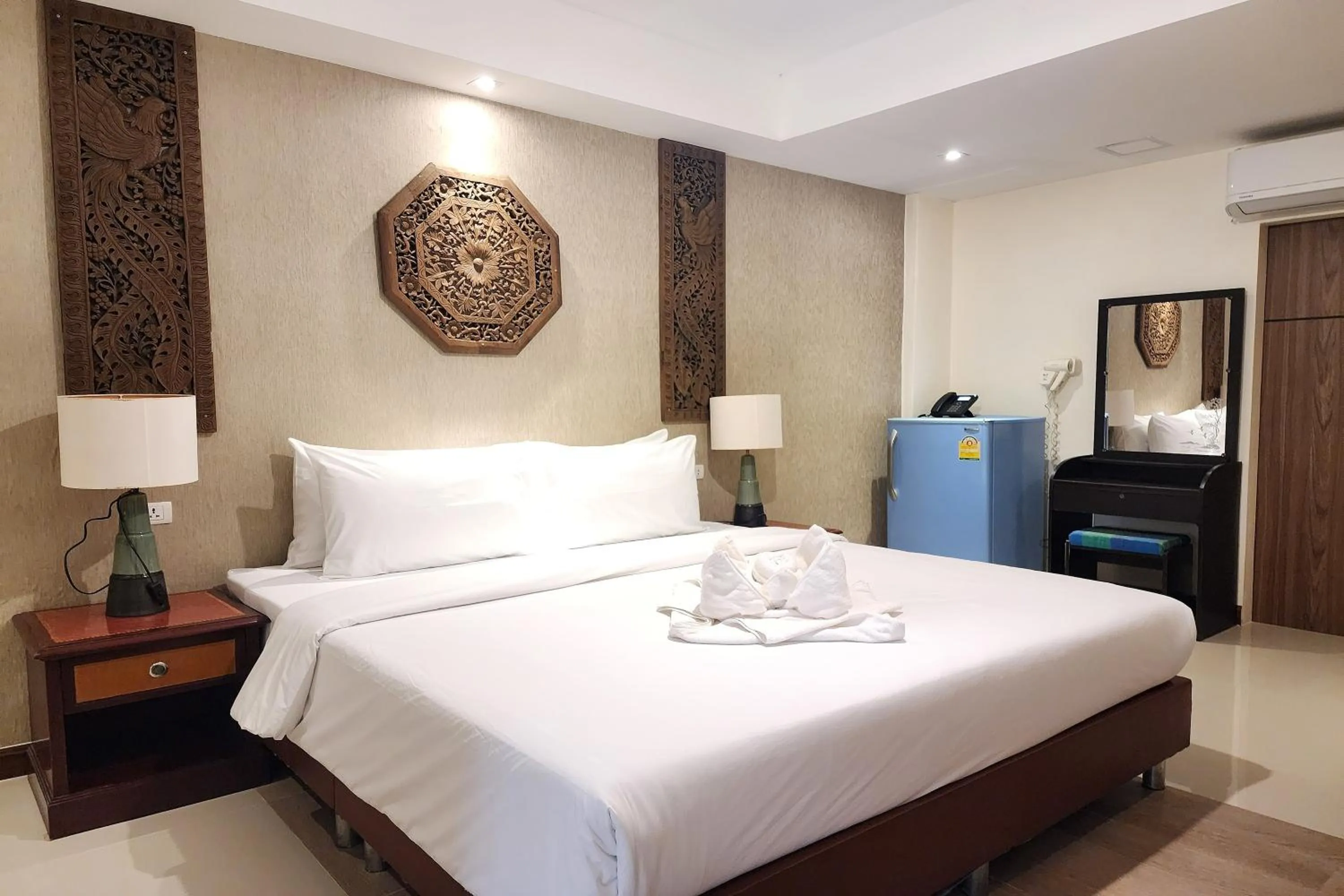 Superior Queen Room in Kim Hotel At Bangplong
