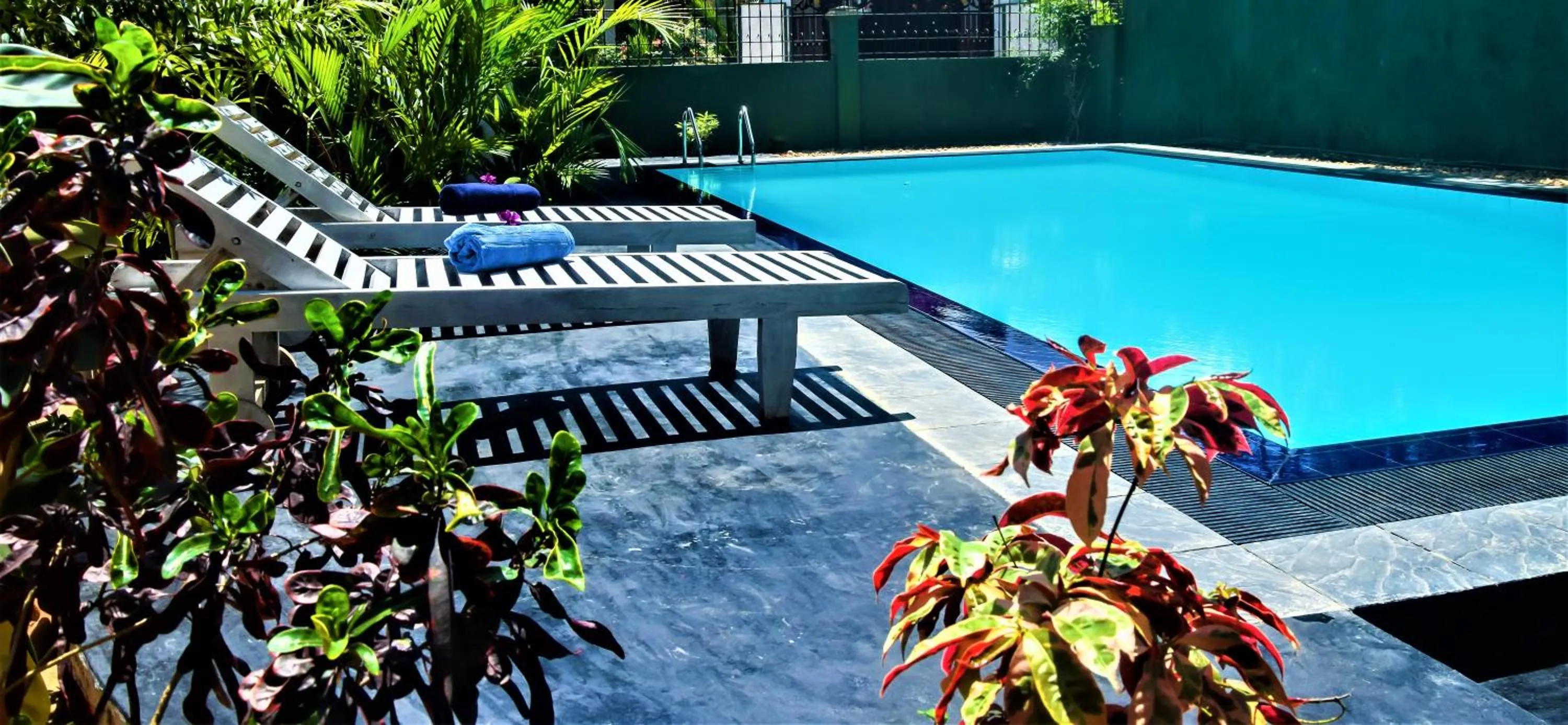 Swimming pool in Emel Boutique