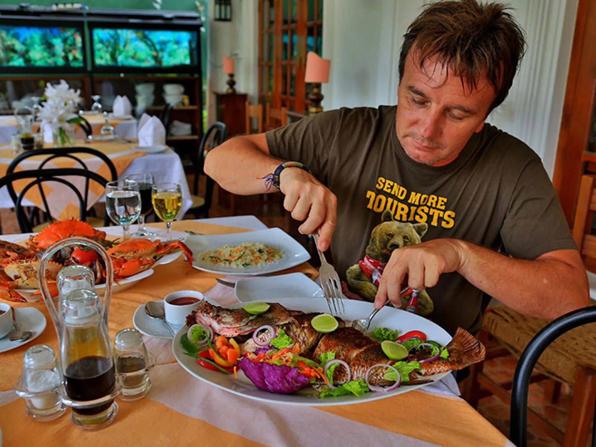 Restaurant/places to eat in Emel Boutique