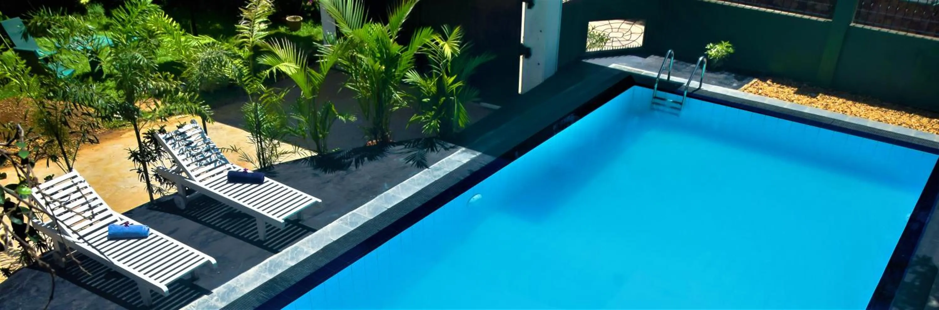 Swimming pool in Emel Boutique