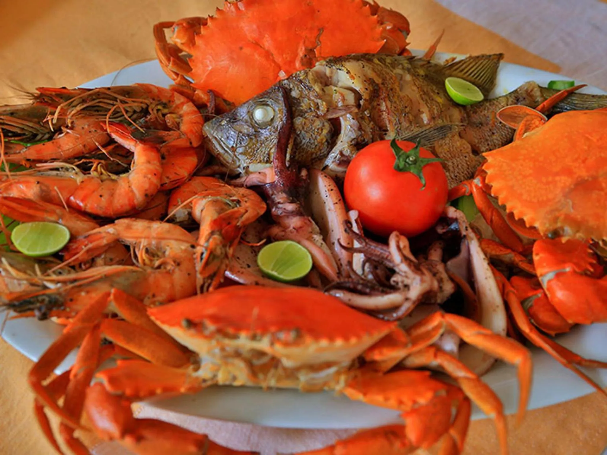 Restaurant/places to eat in Emel Boutique