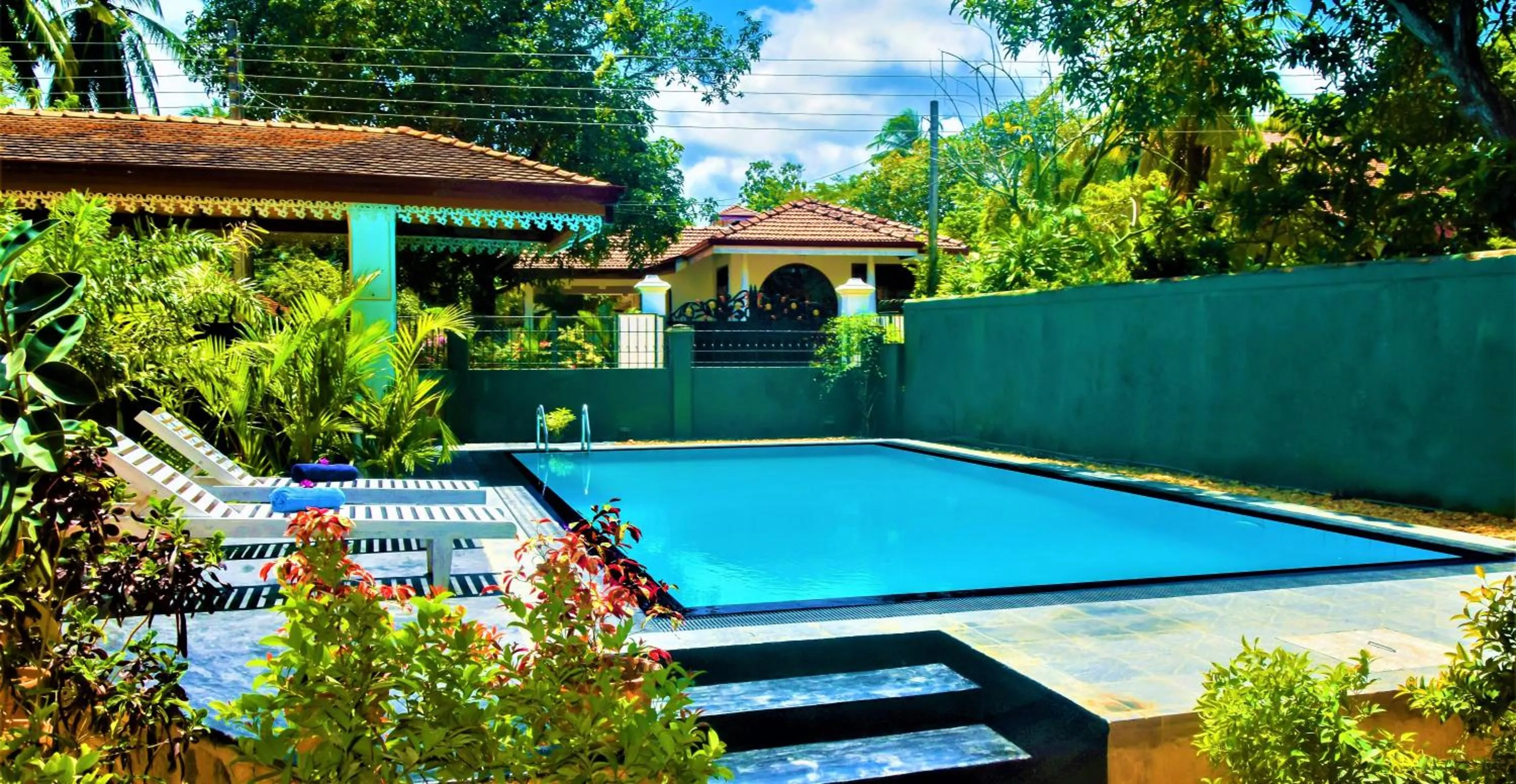 Swimming pool in Emel Boutique