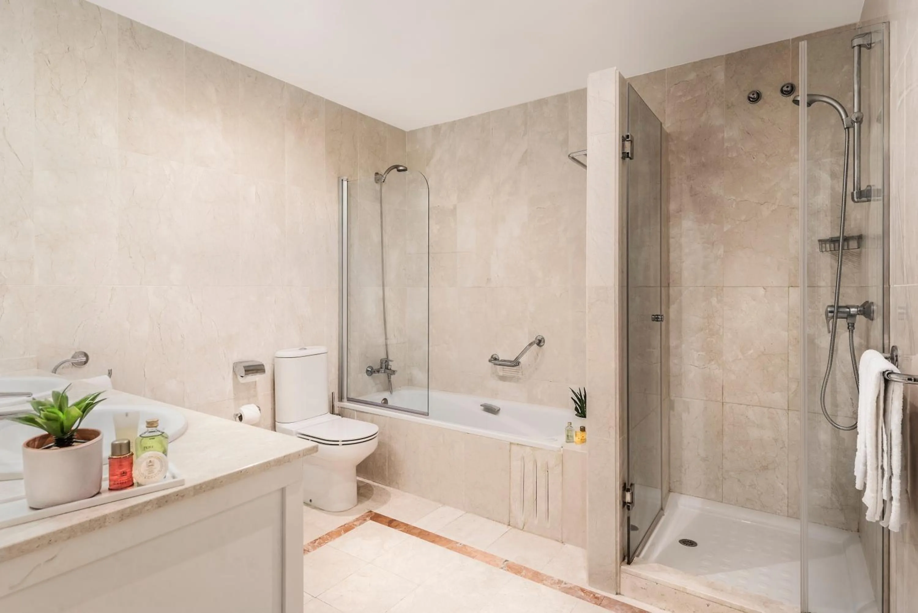 Shower in Colina del Paraiso