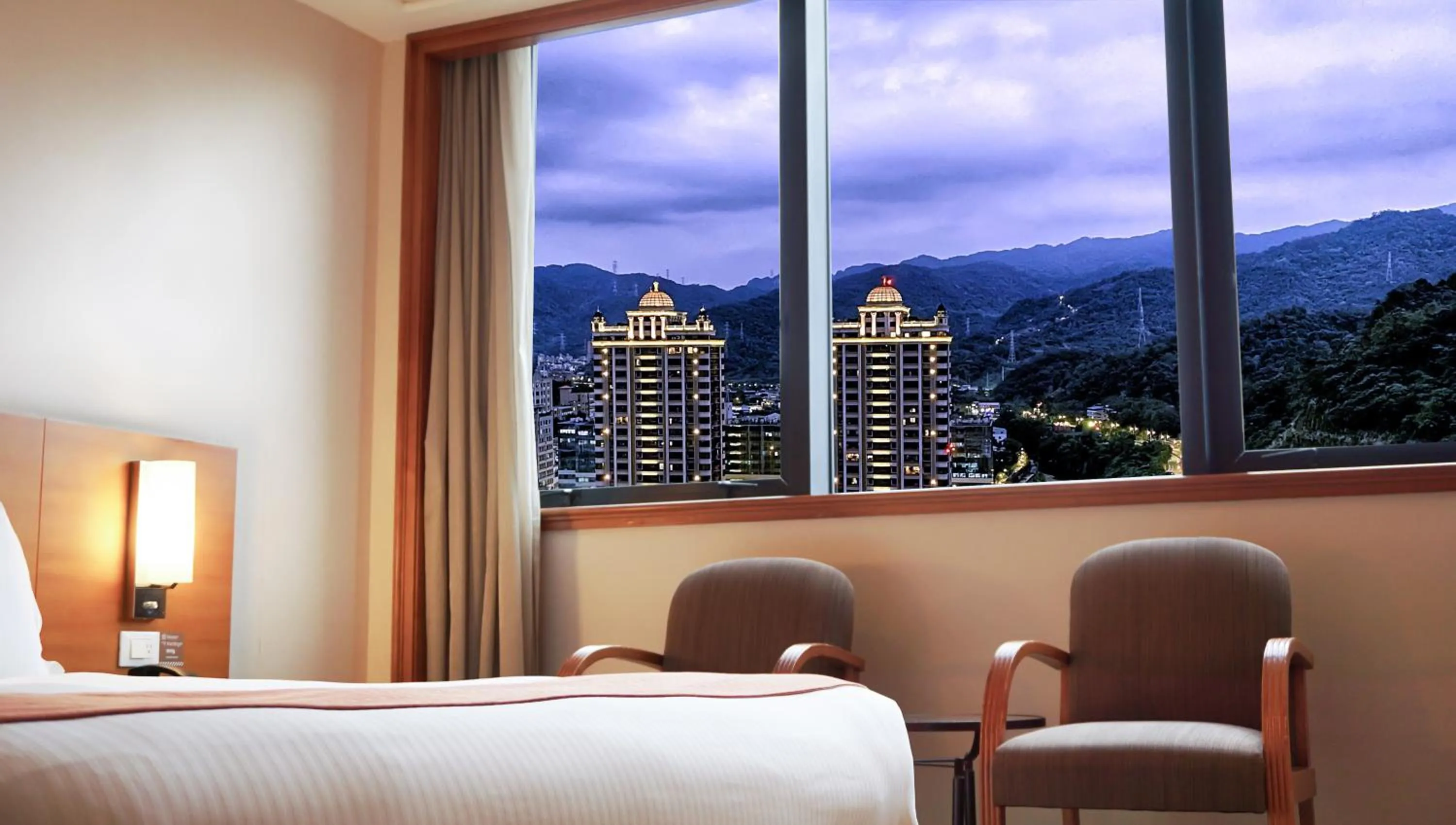 bunk bed, Bed in HiONE Holiday Hotel