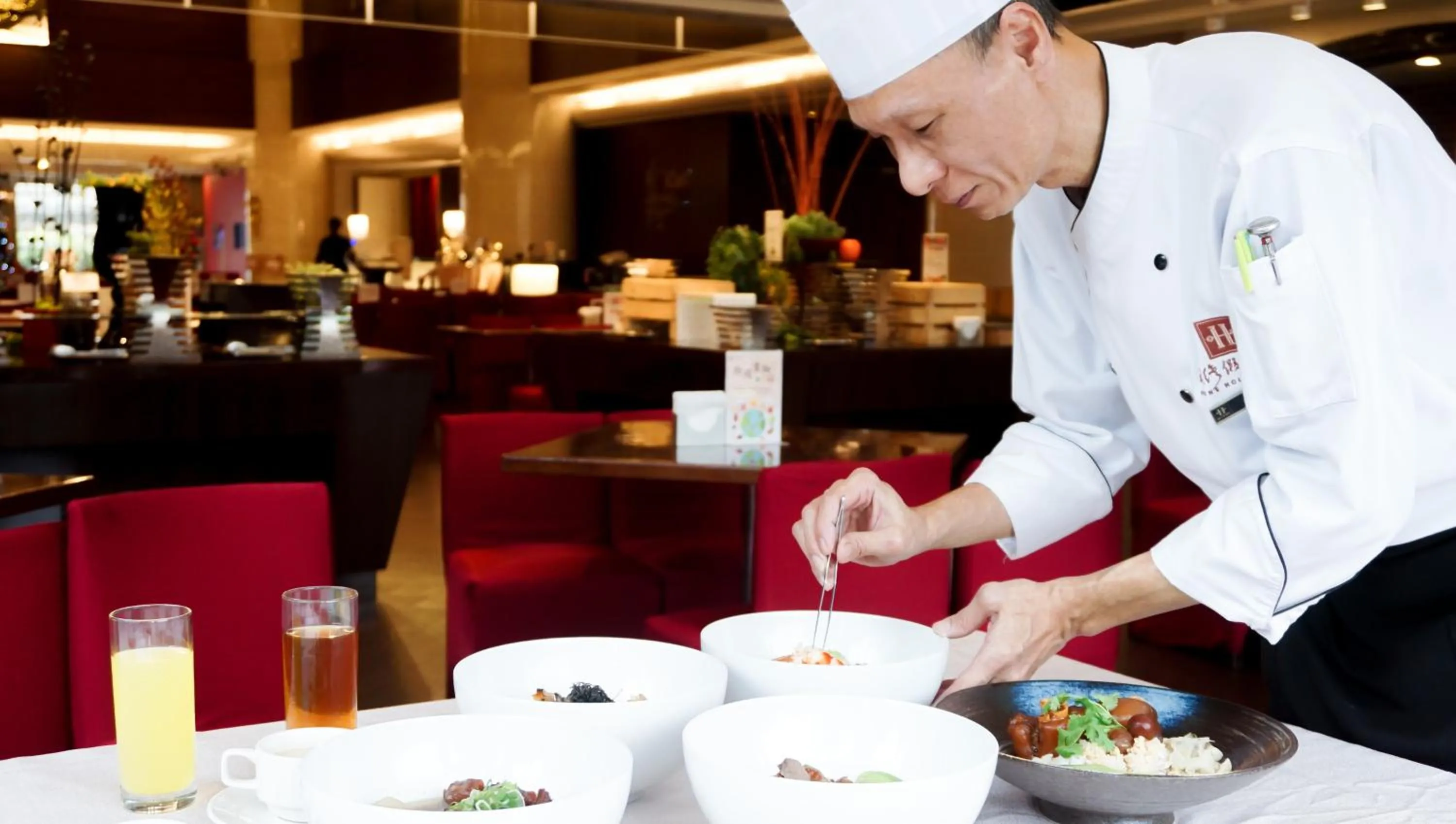 Restaurant/places to eat in HiONE Holiday Hotel