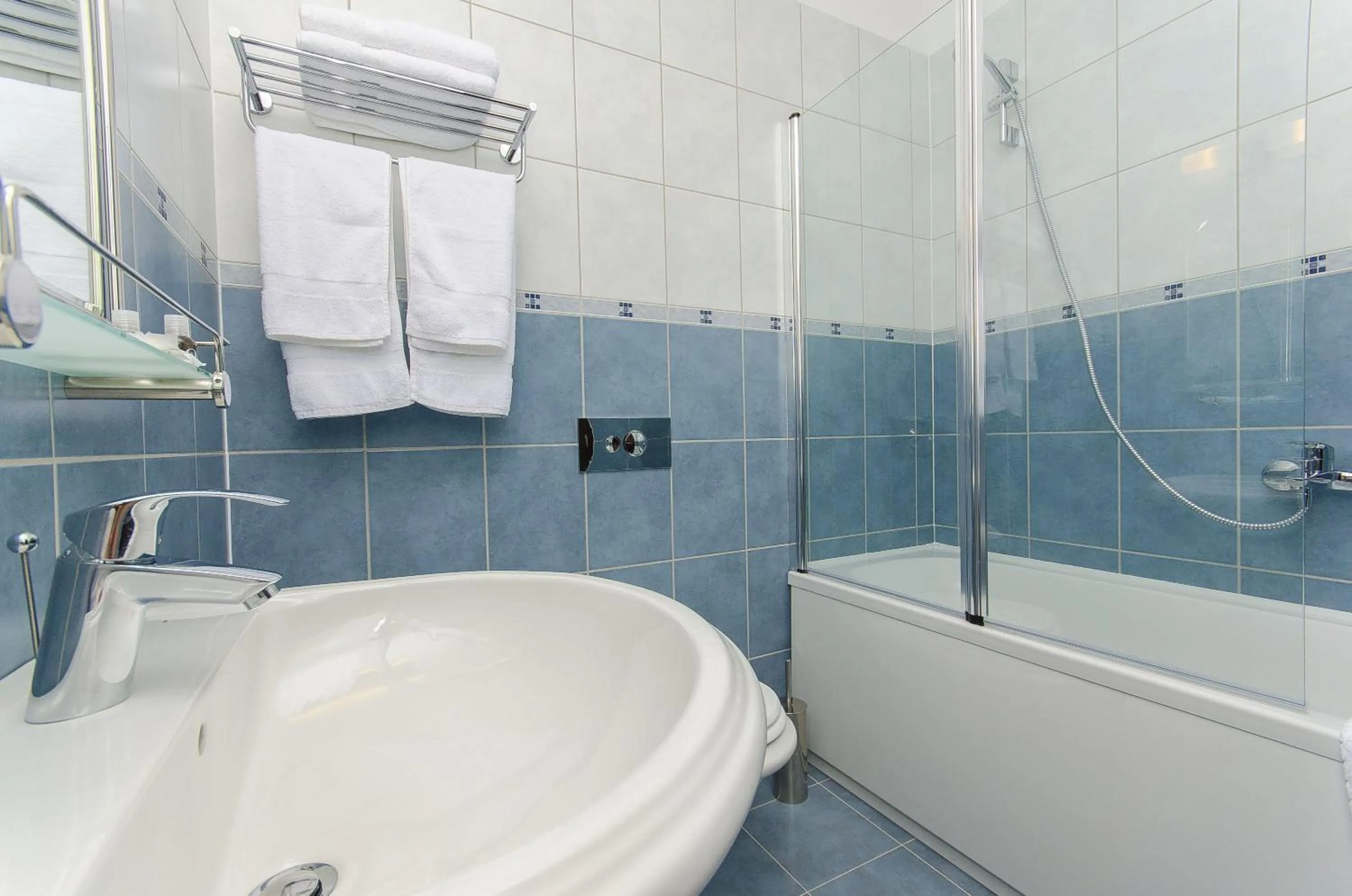 Shower in Palma Rooms B&B