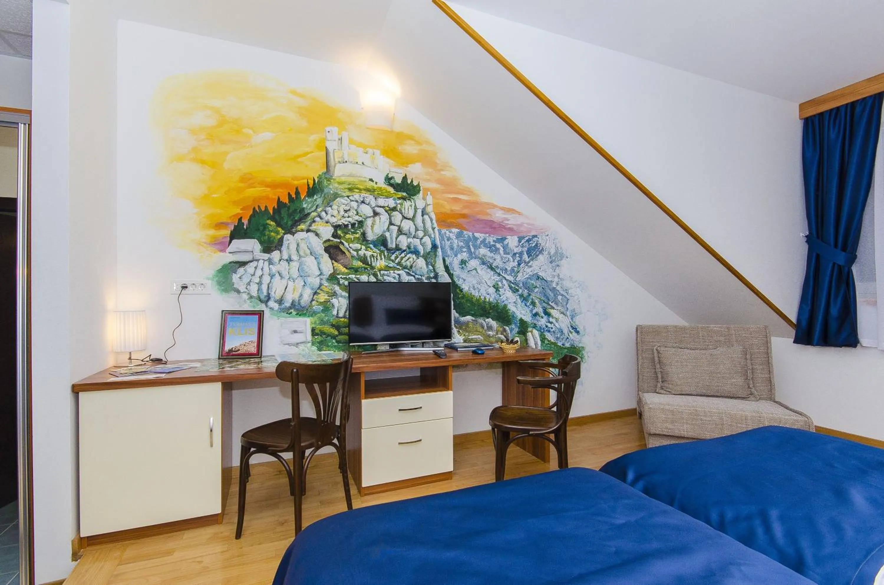 Staff, Bed in Palma Rooms B&B