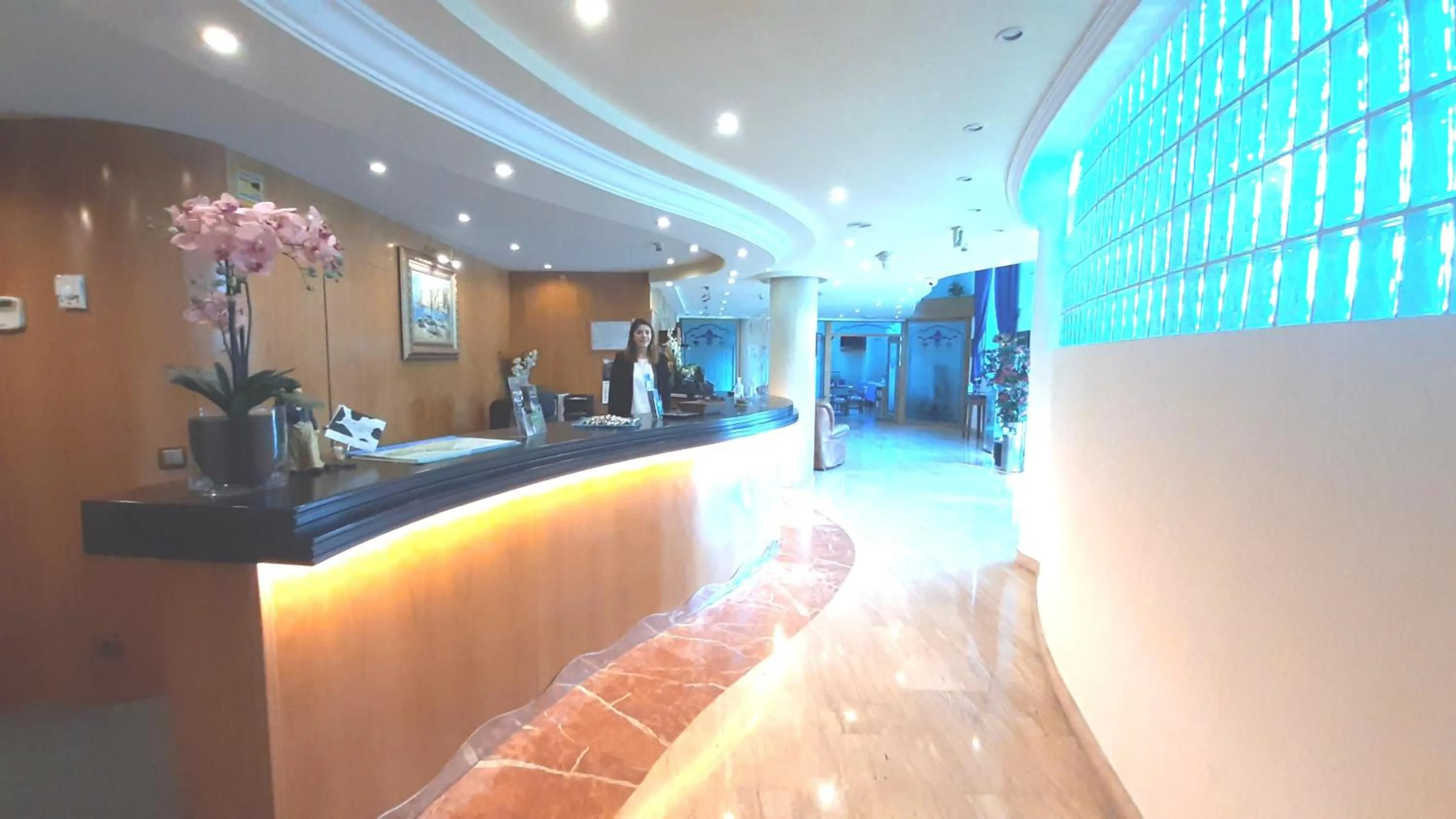 Lobby or reception in Hotel Nueva Plaza
