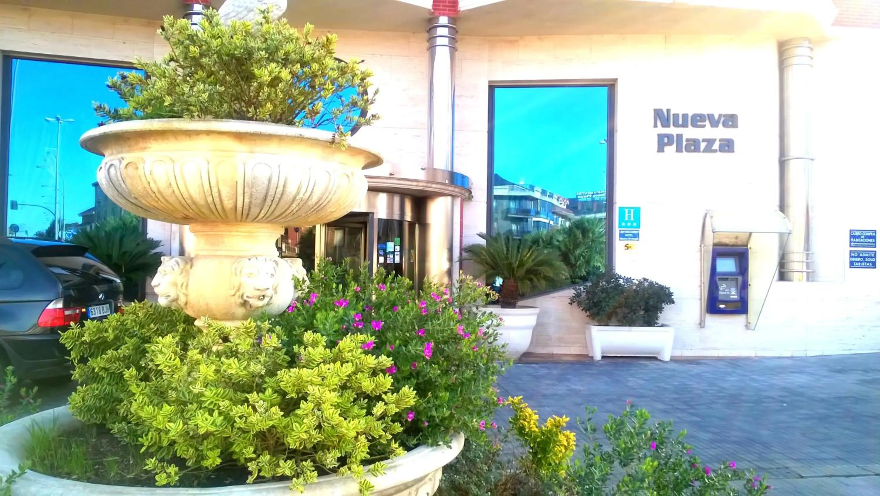 Facade/entrance in Hotel Nueva Plaza