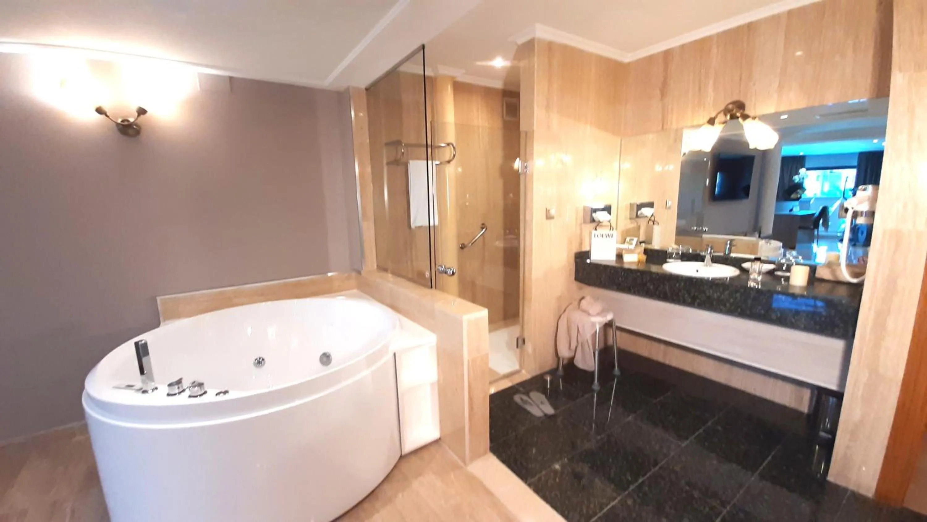 Bathroom in Hotel Nueva Plaza