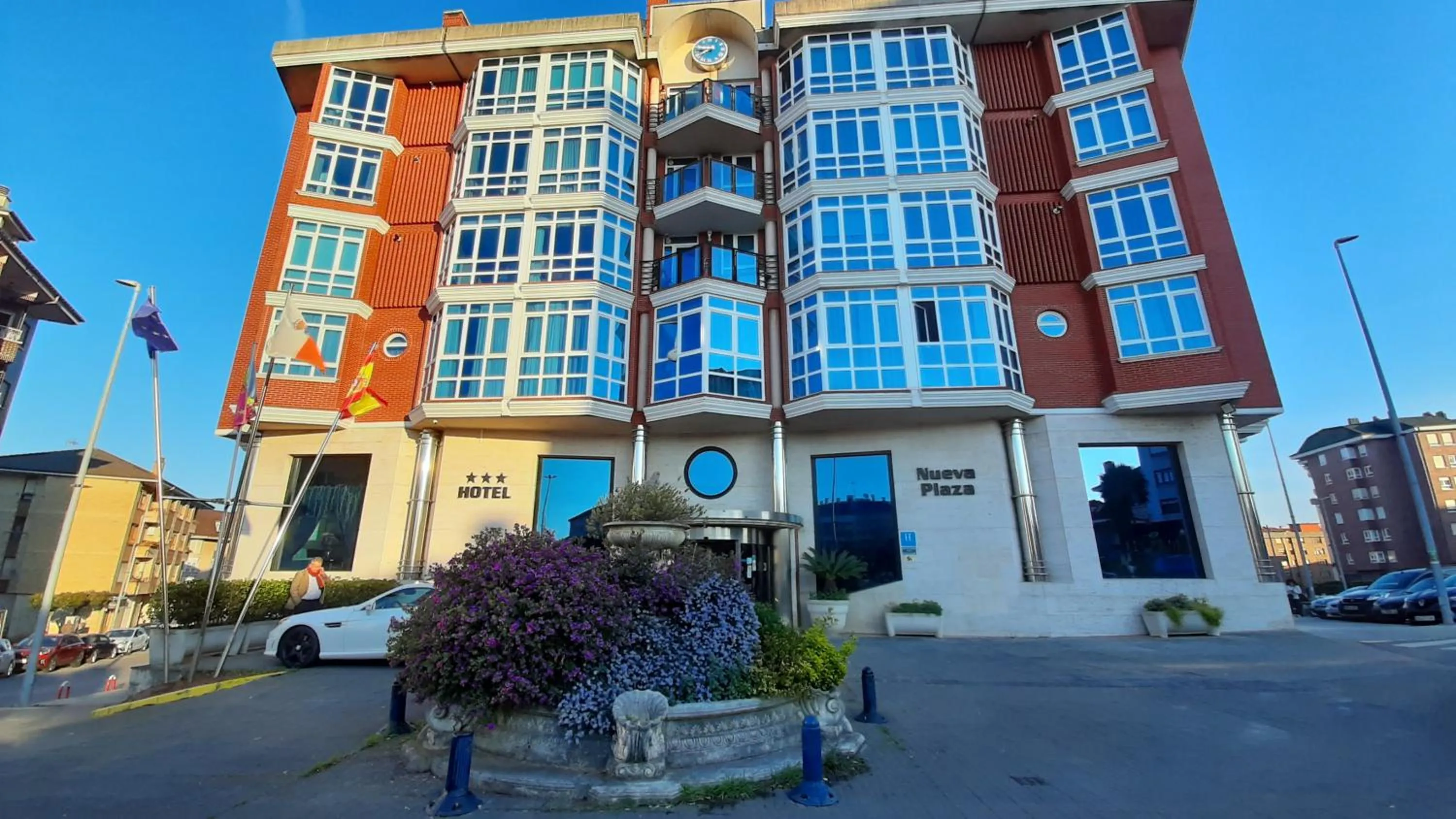 Property building in Hotel Nueva Plaza