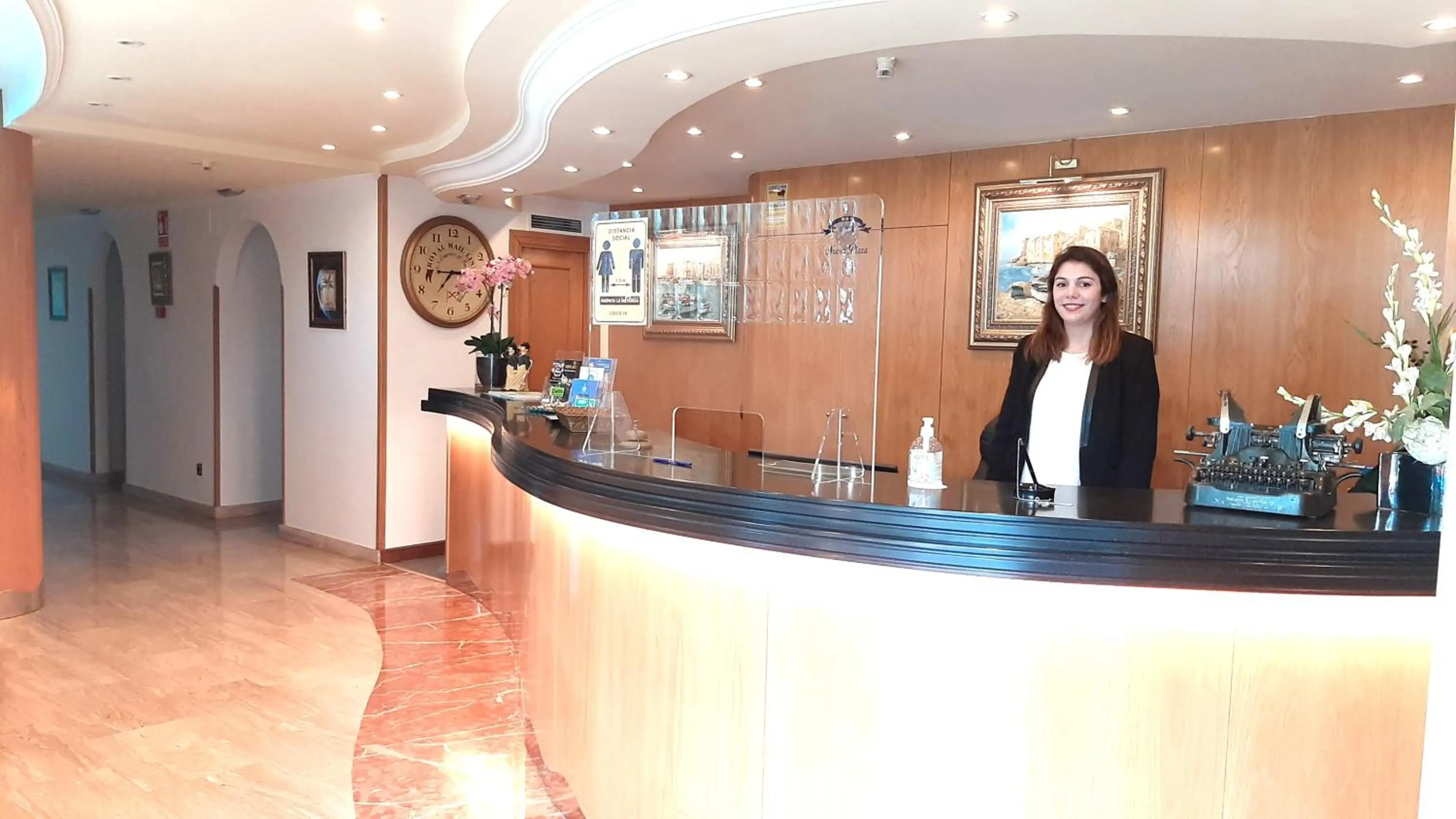 Lobby or reception in Hotel Nueva Plaza
