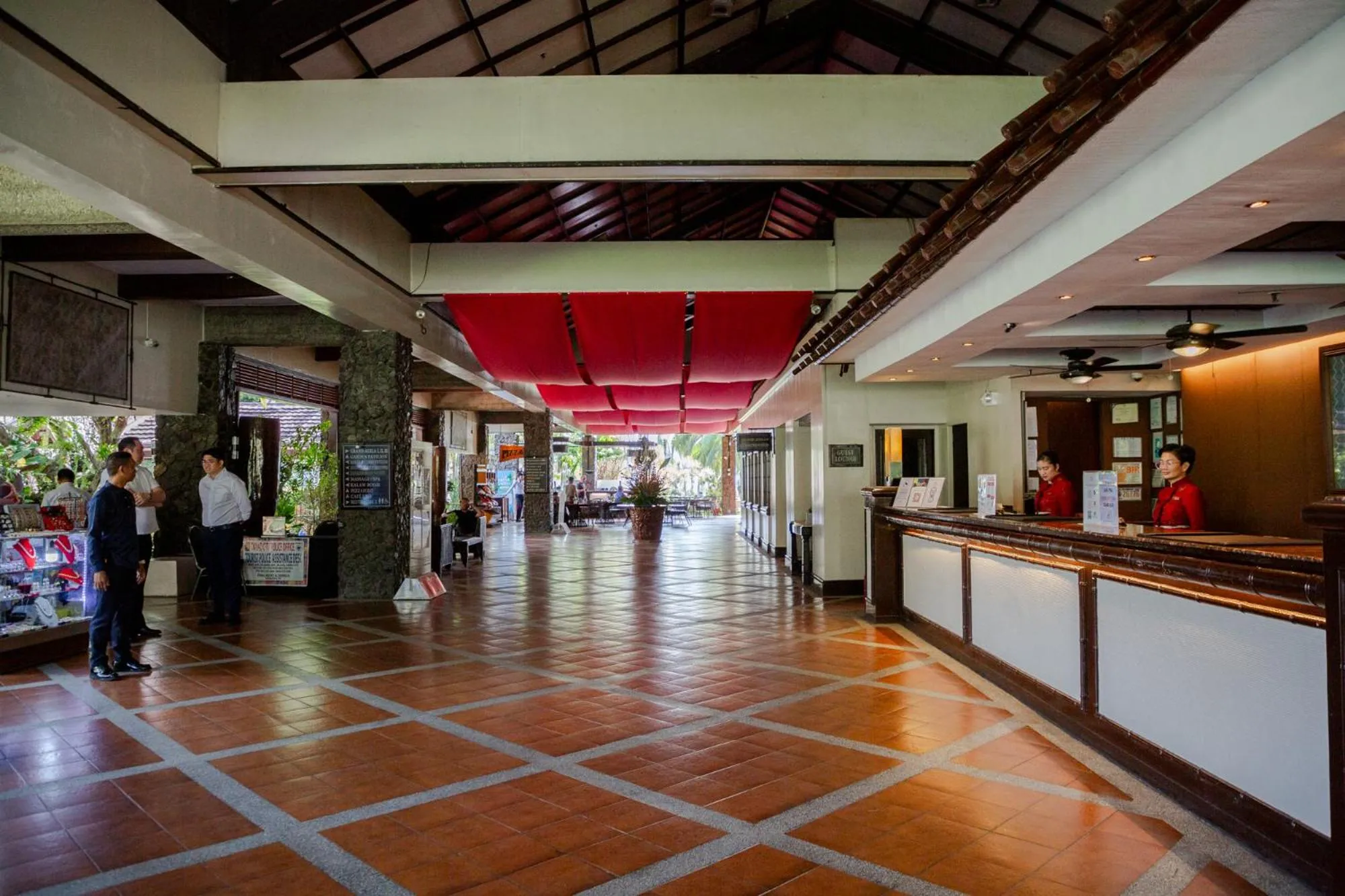 Lobby or reception in Waterfront Insular Hotel Davao