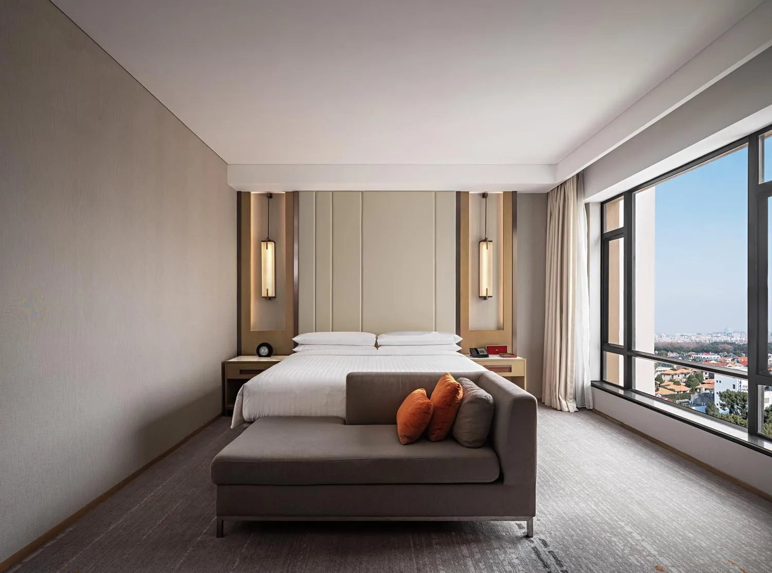 Bed in Renaissance Shanghai Hongqiao