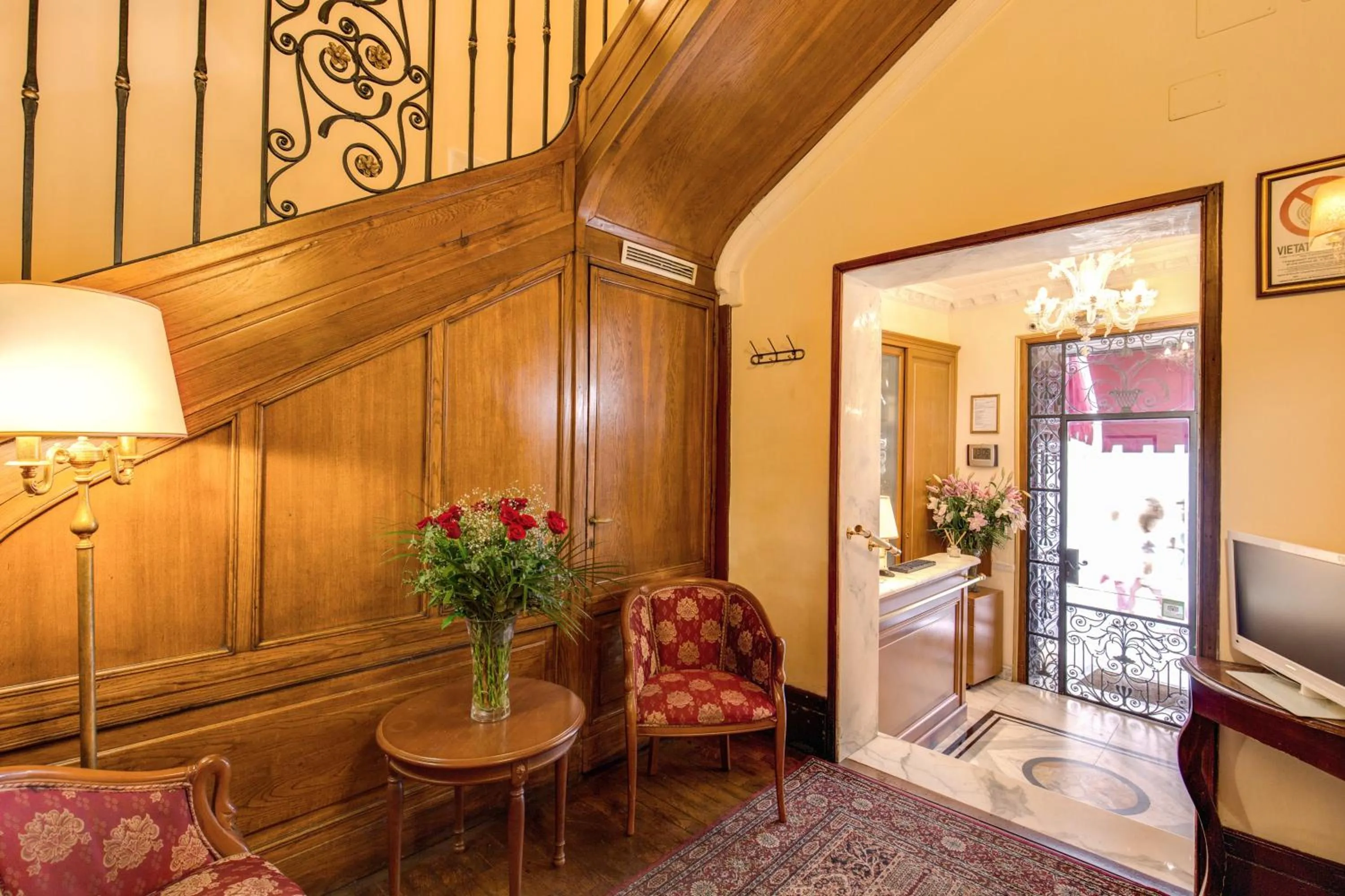 Lobby or reception in Hotel La Lumiere Di Piazza Di Spagna