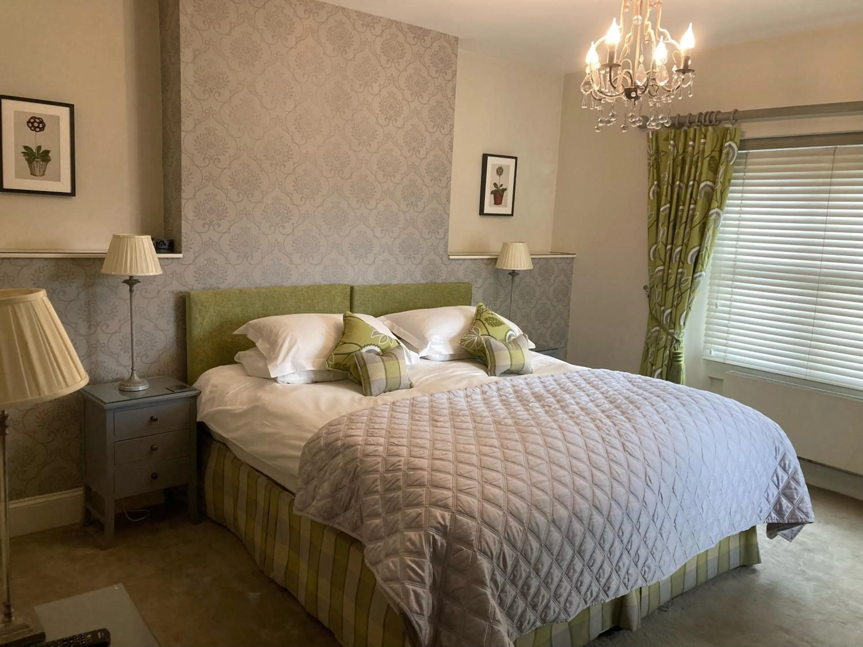 Bed in Lorne House Bed & Breakfast