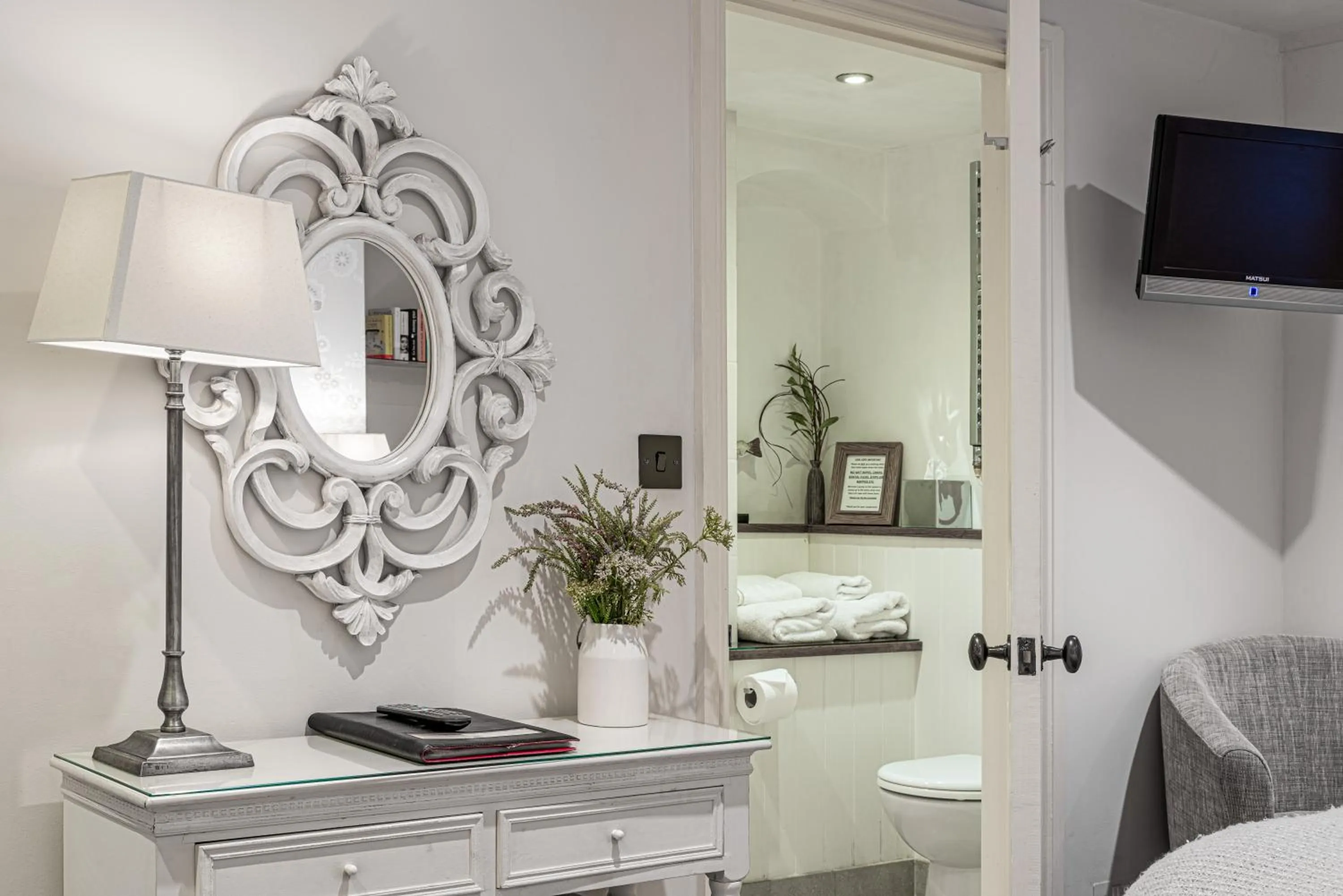 Bedroom in Lorne House Bed & Breakfast