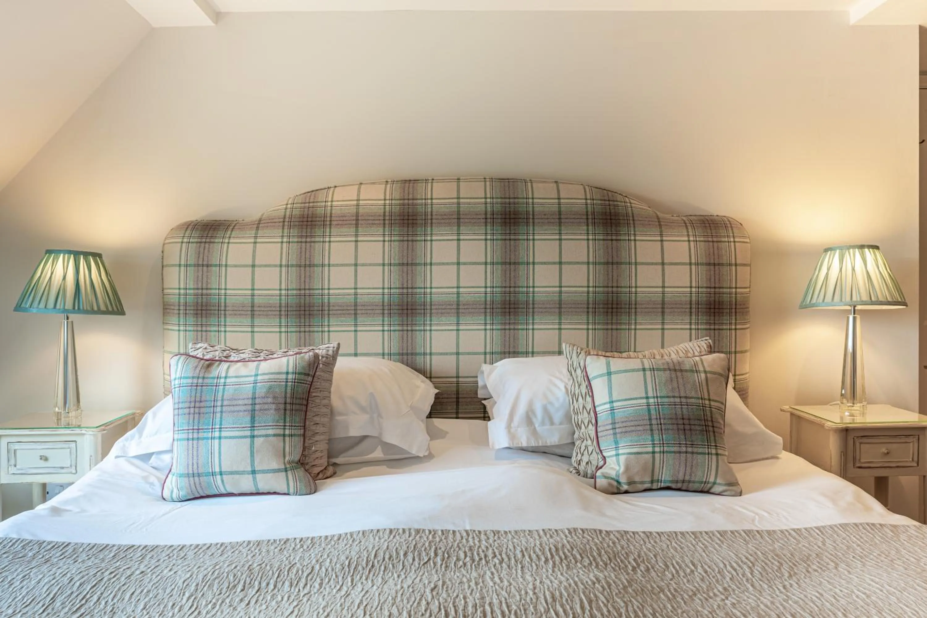 Bed in Lorne House Bed & Breakfast