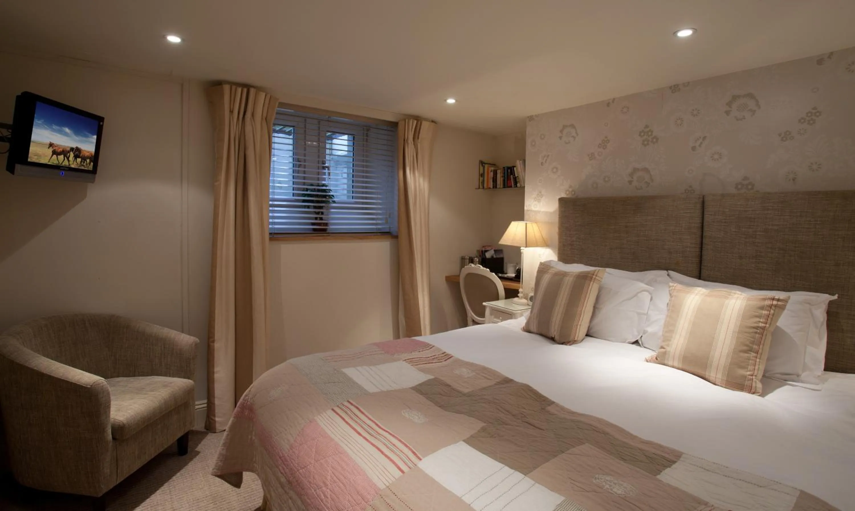 Photo of the whole room, Bed in Lorne House Bed & Breakfast